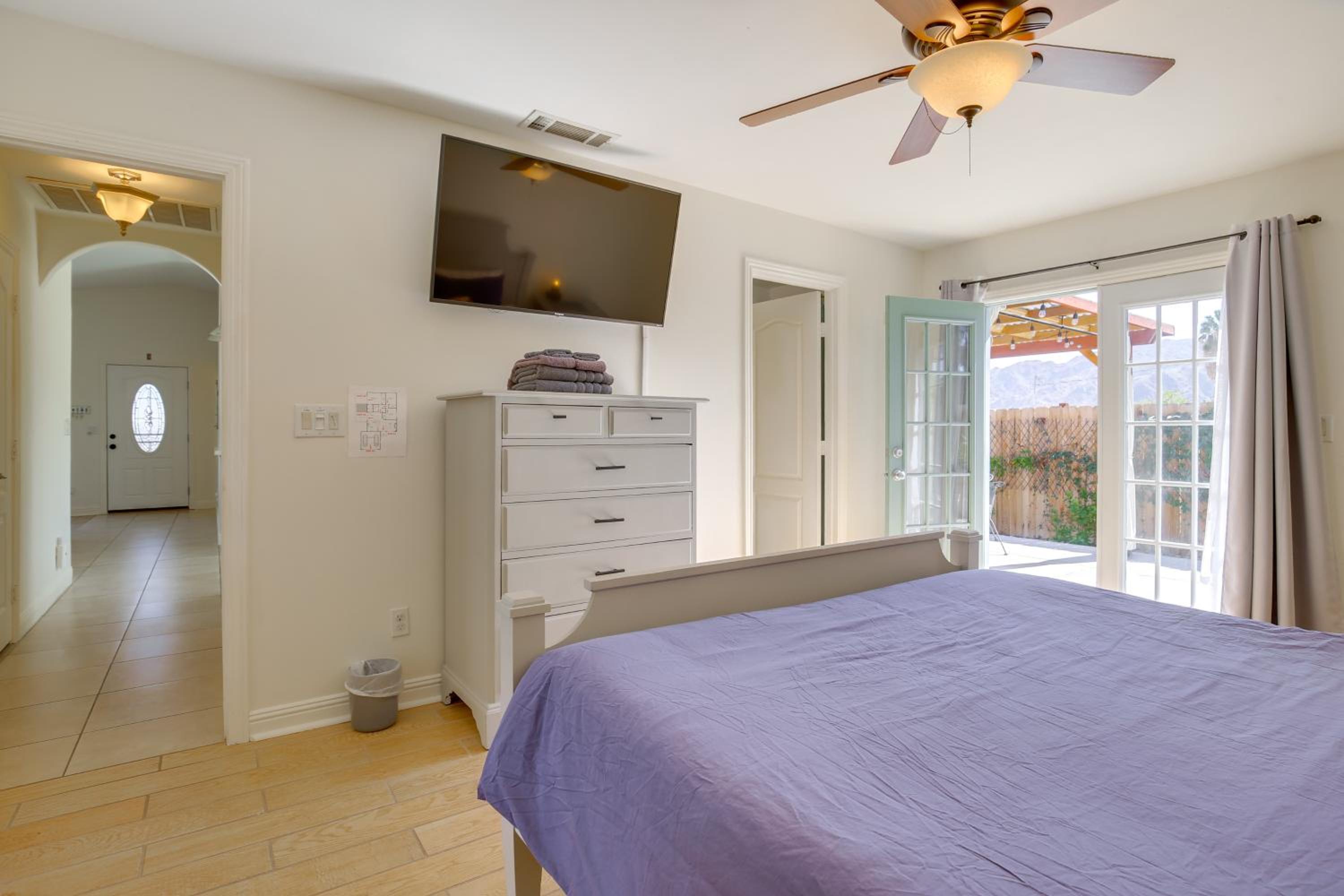 Family Home, 7 Mi to Joshua Tree National Park!