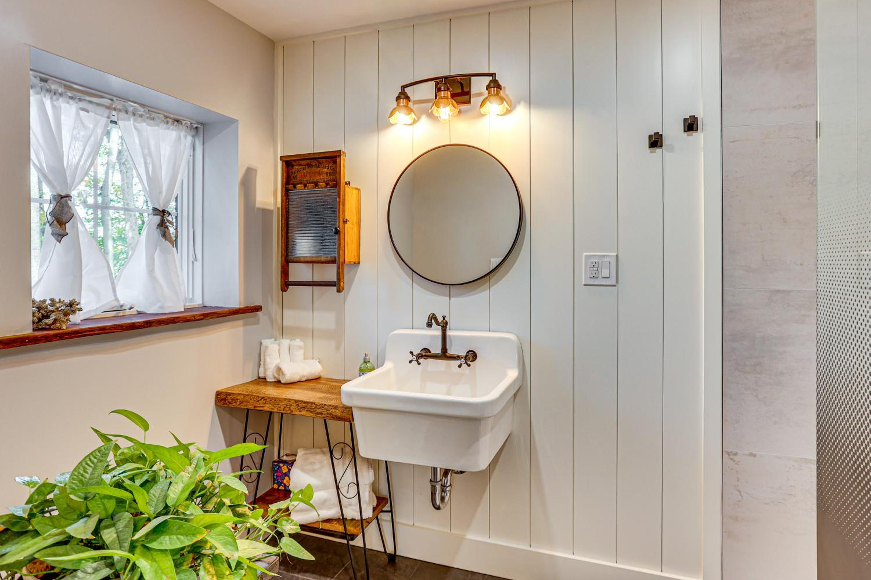 Serene Getaway with Trail Access in Chester Springs