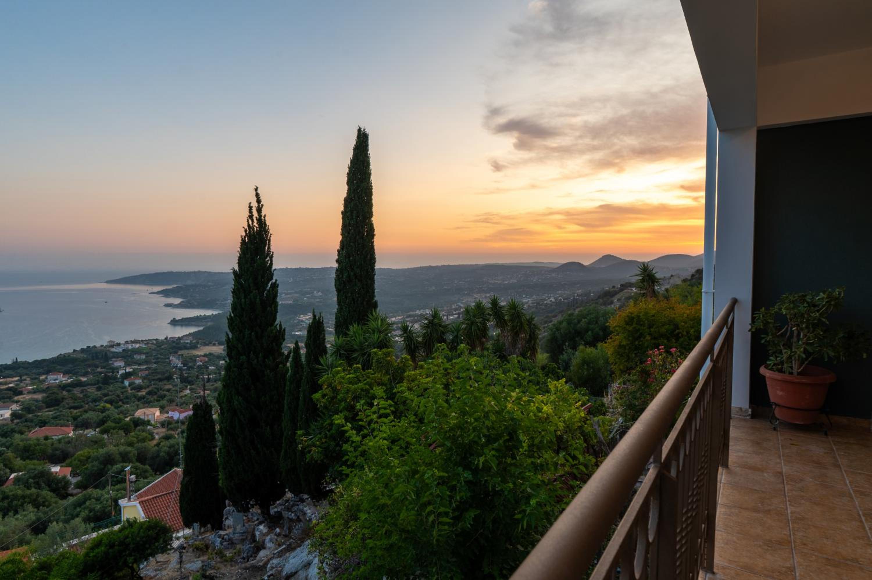 Trithea Villa