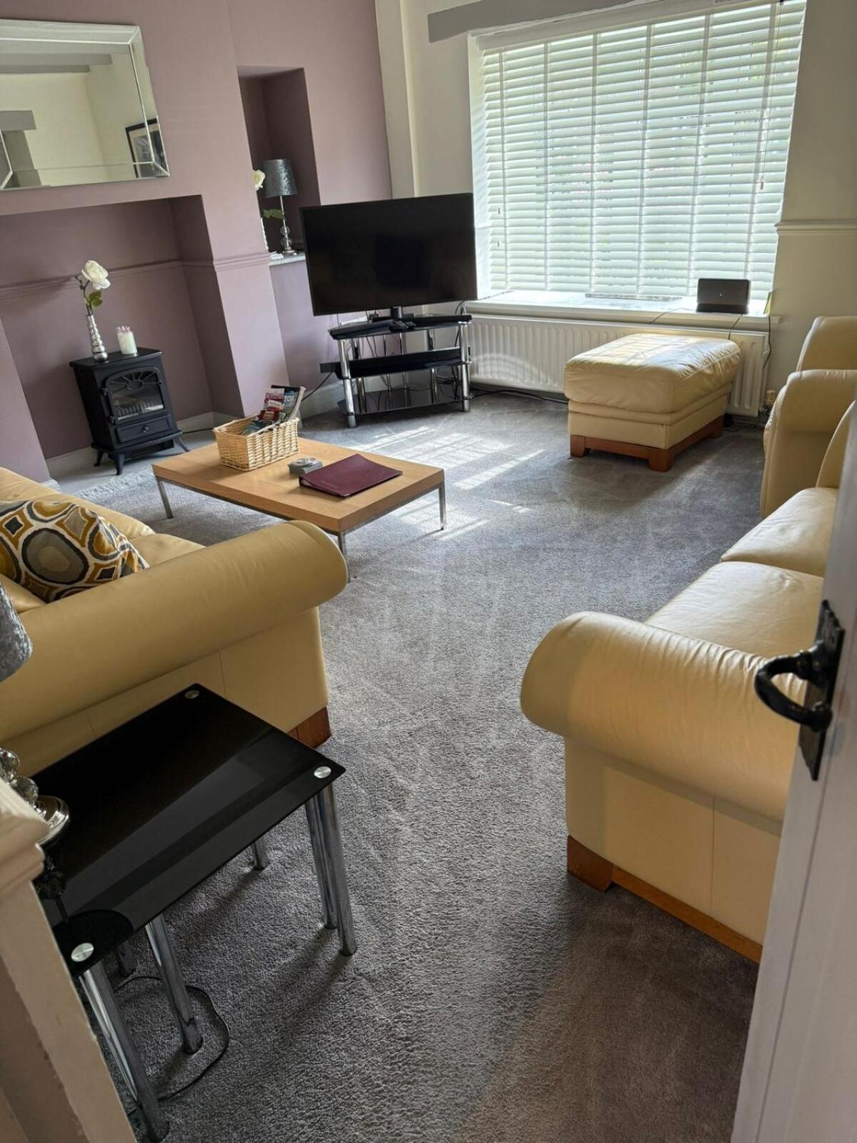 Cozy 3 Bed Cottage in Harrogate with free parking and strong wifi