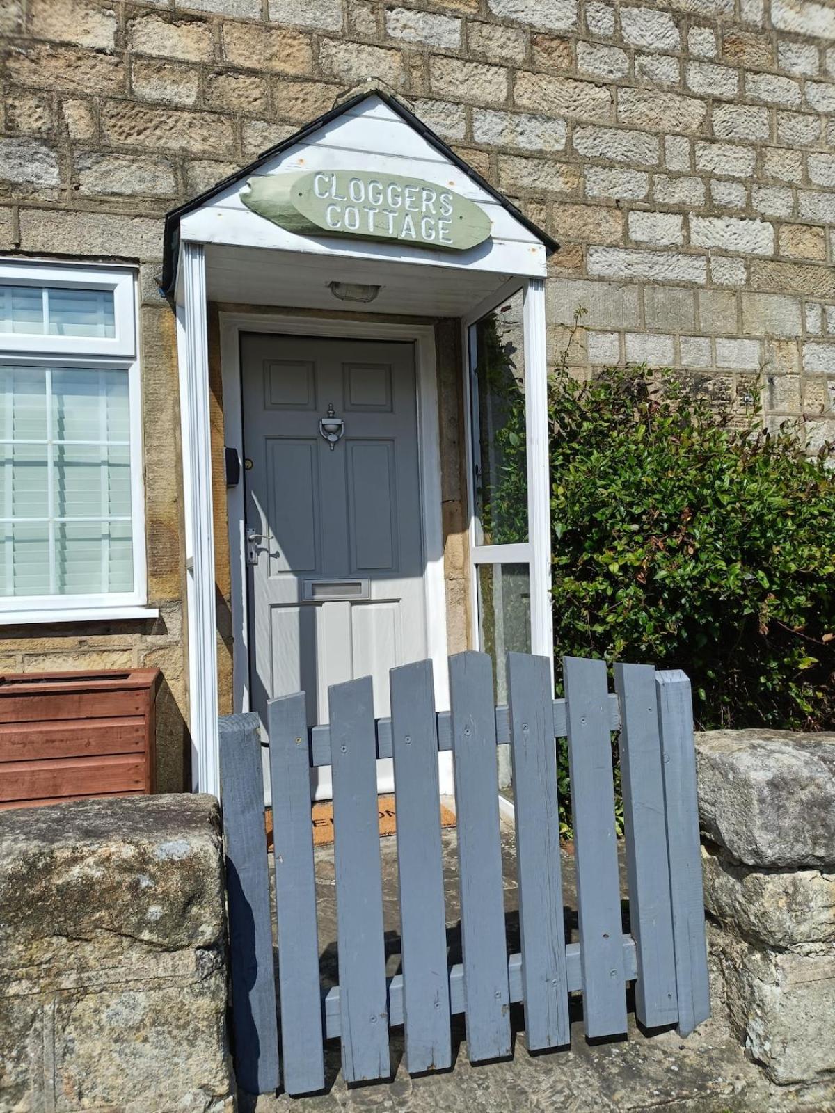 Cozy 3 Bed Cottage in Harrogate with free parking and strong wifi