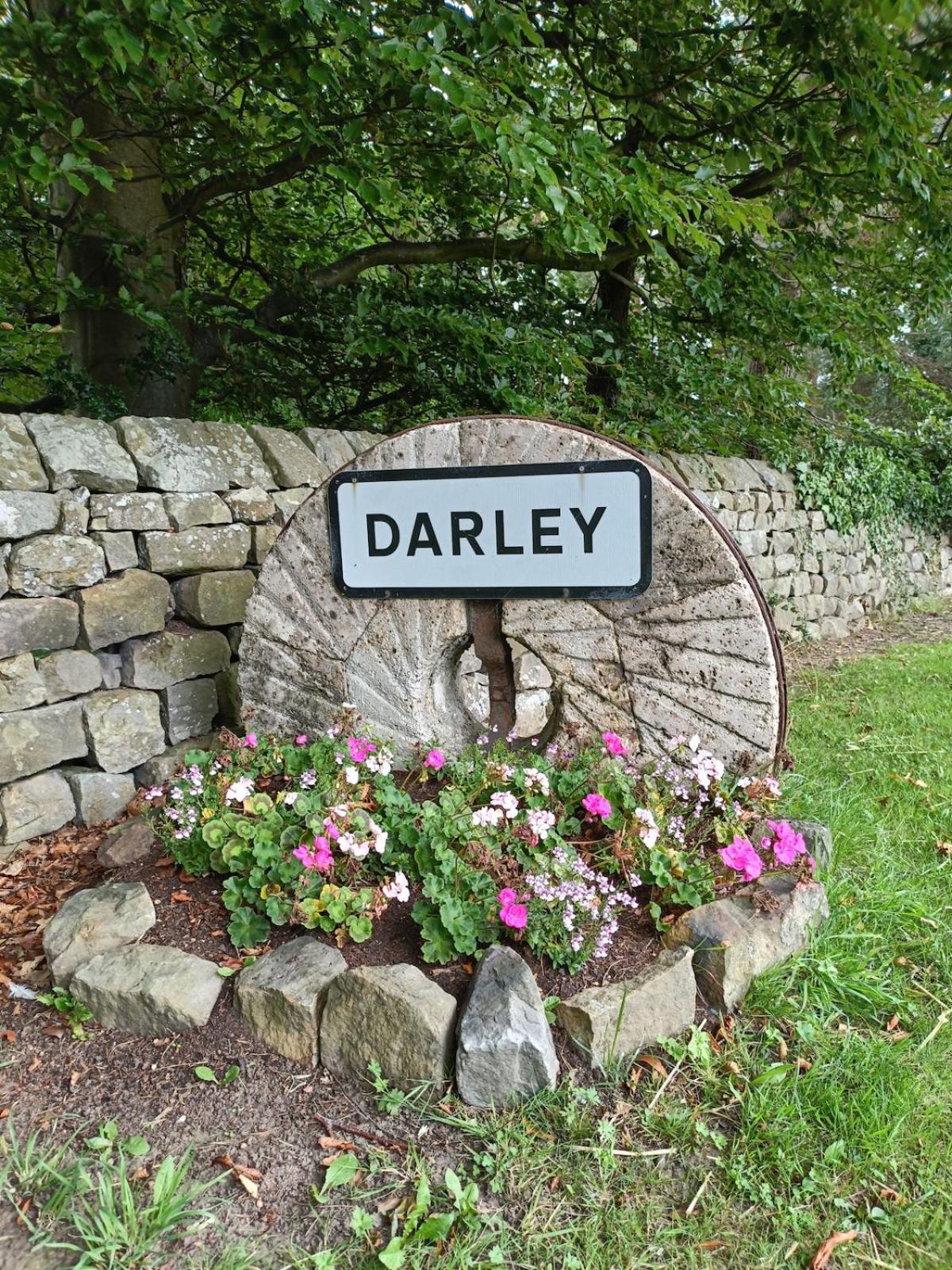 Cozy 3 Bed Cottage in Harrogate with free parking and strong wifi