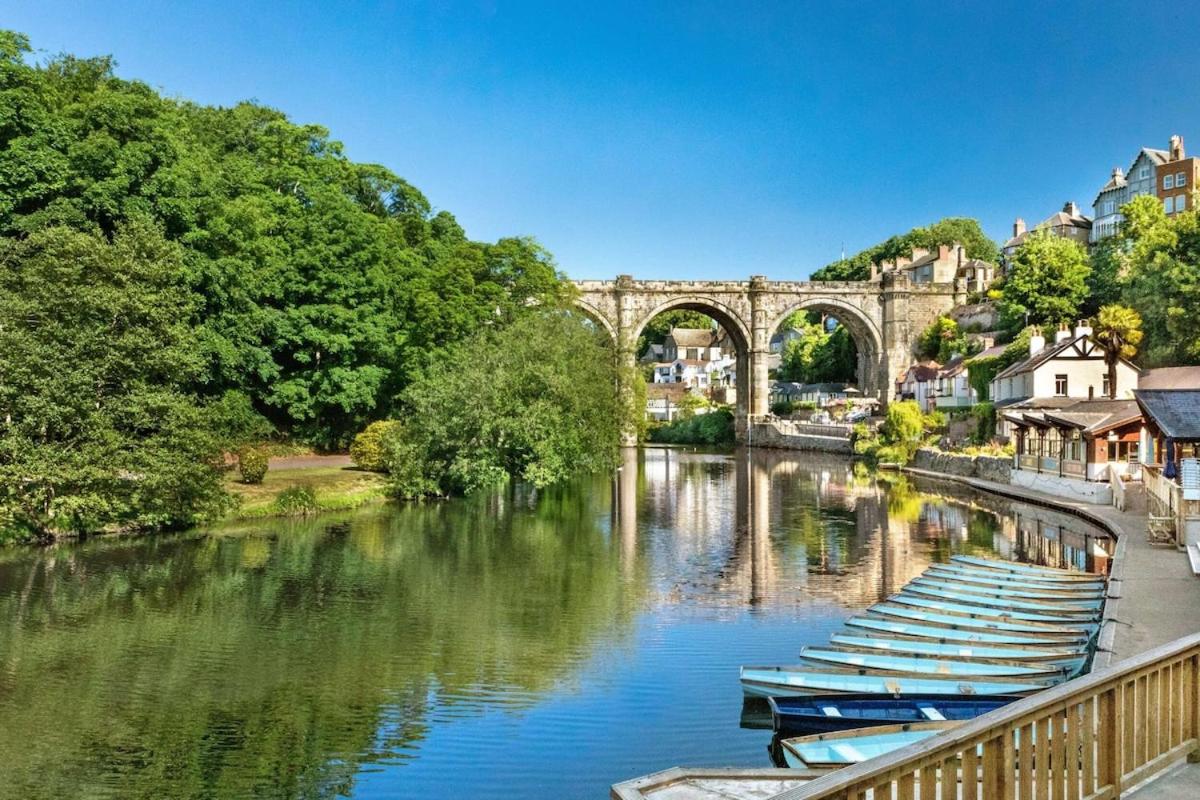 Cozy 3 Bed Cottage in Harrogate with free parking and strong wifi