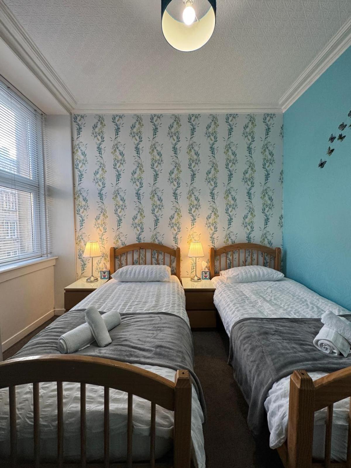Edinburgh Hymarket 2bed modern apartment