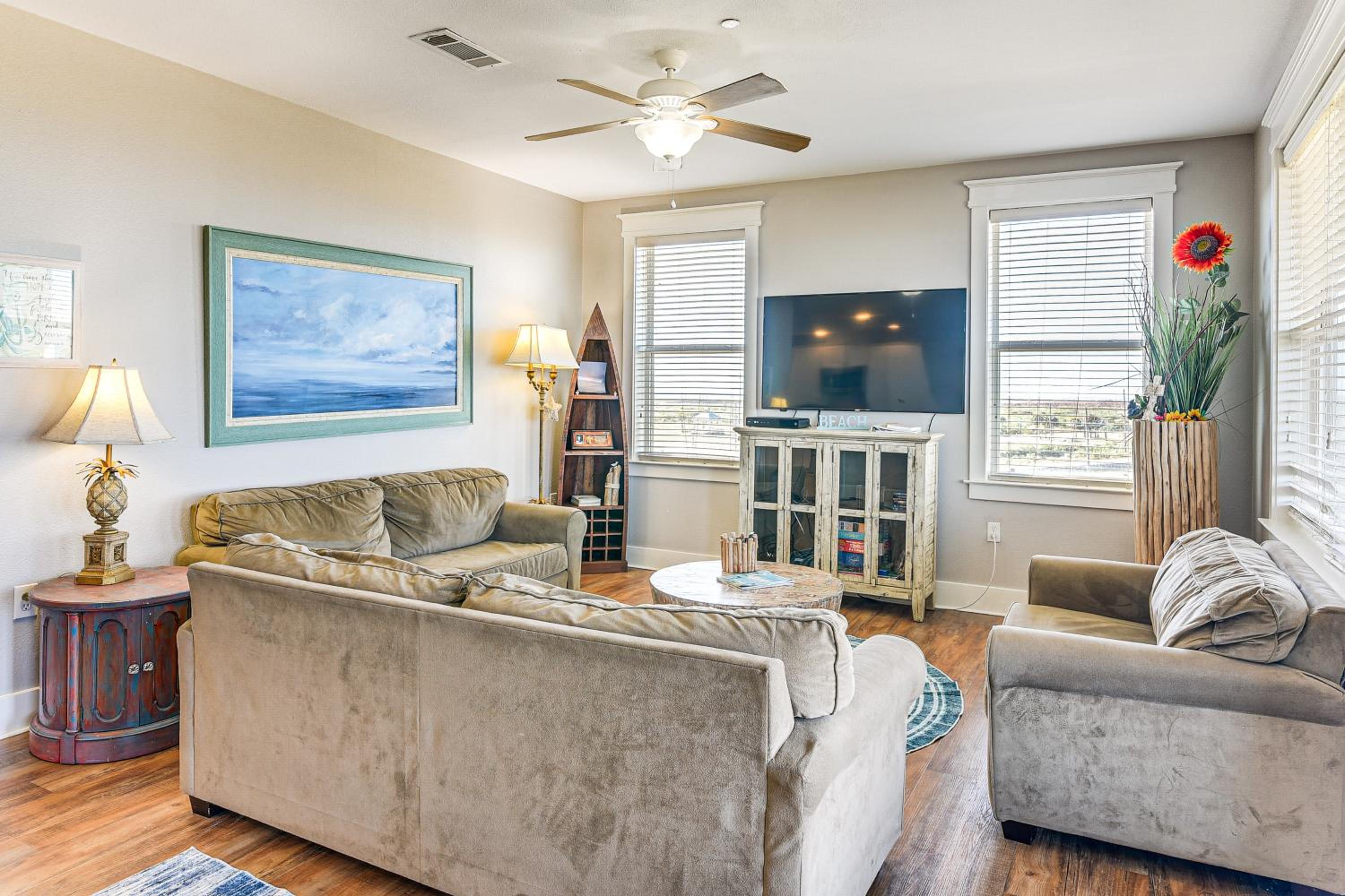 Private Beach Access Galveston Resort Condo!