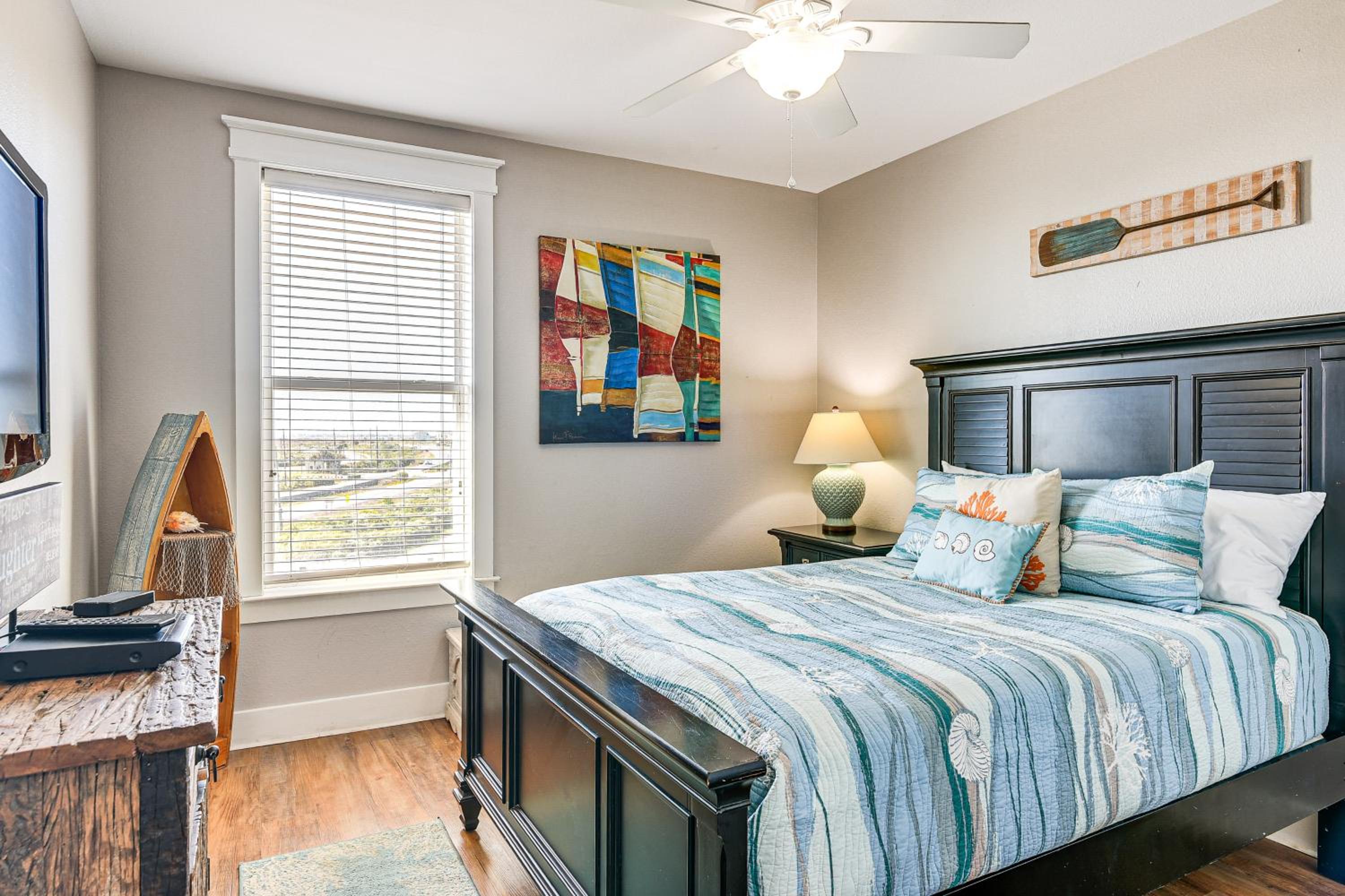 Private Beach Access Galveston Resort Condo!