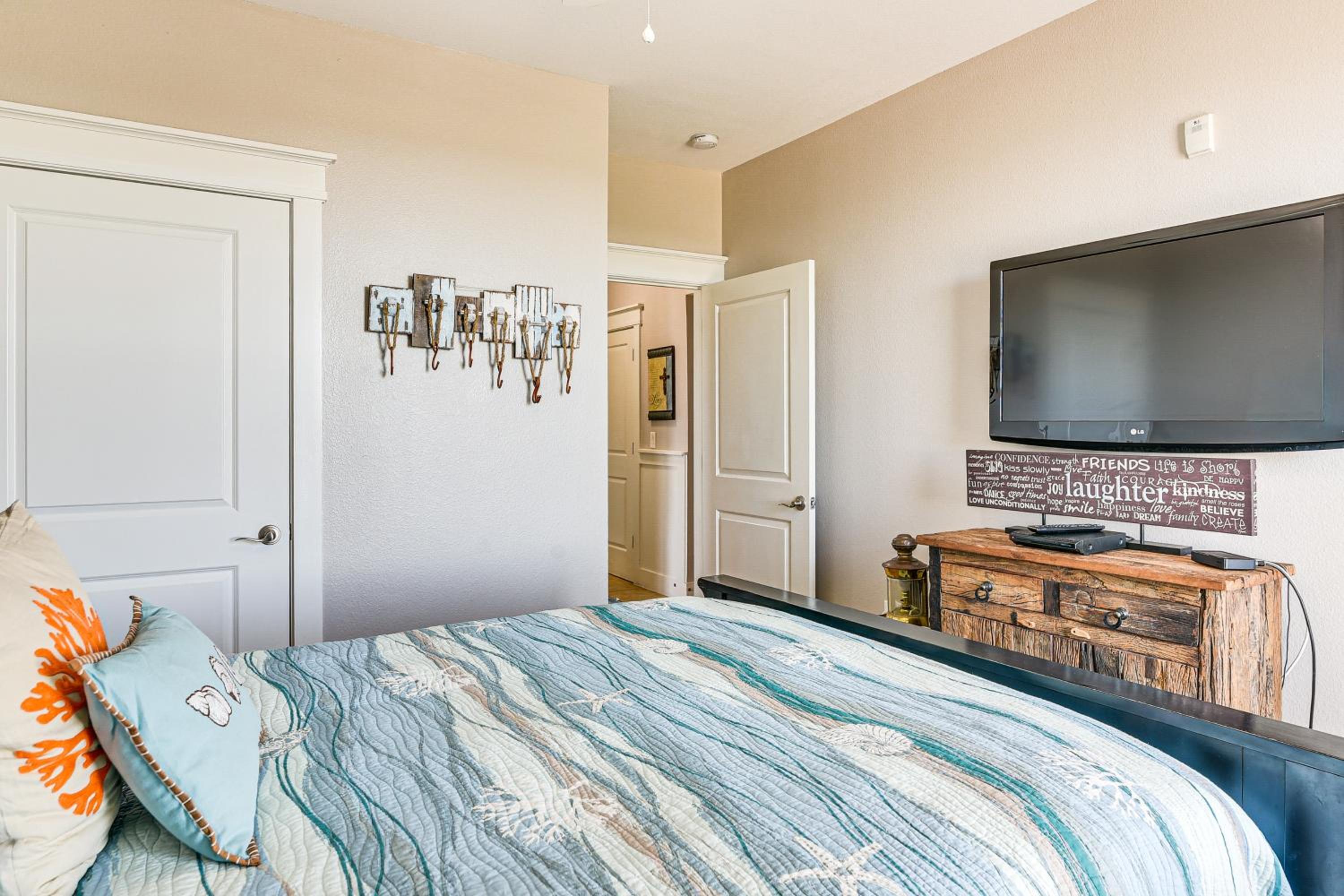 Private Beach Access Galveston Resort Condo!