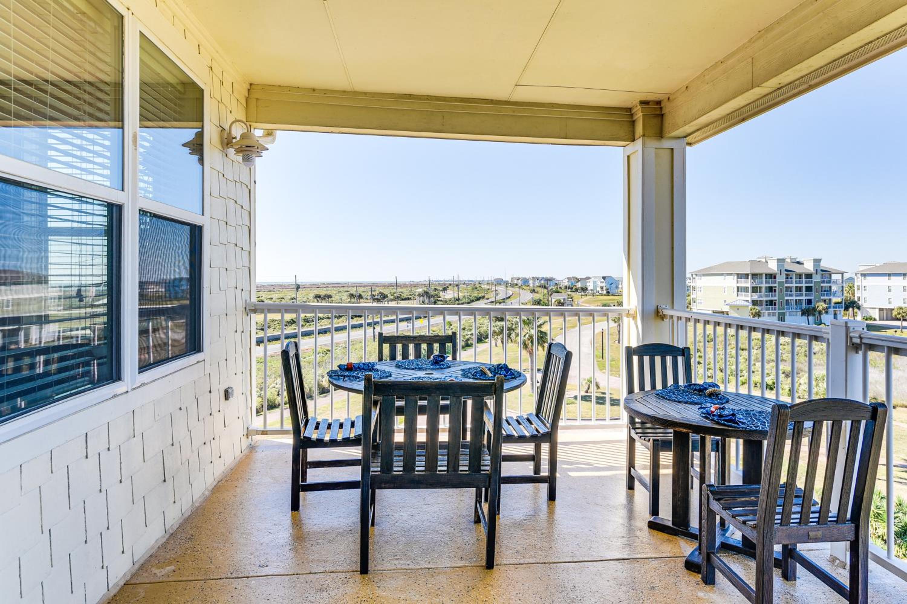 Private Beach Access Galveston Resort Condo!