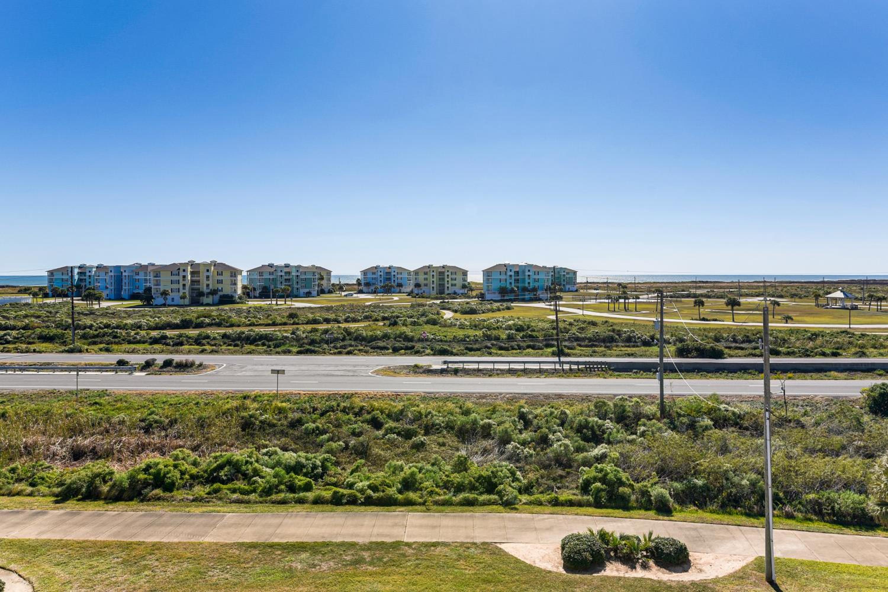 Private Beach Access Galveston Resort Condo!