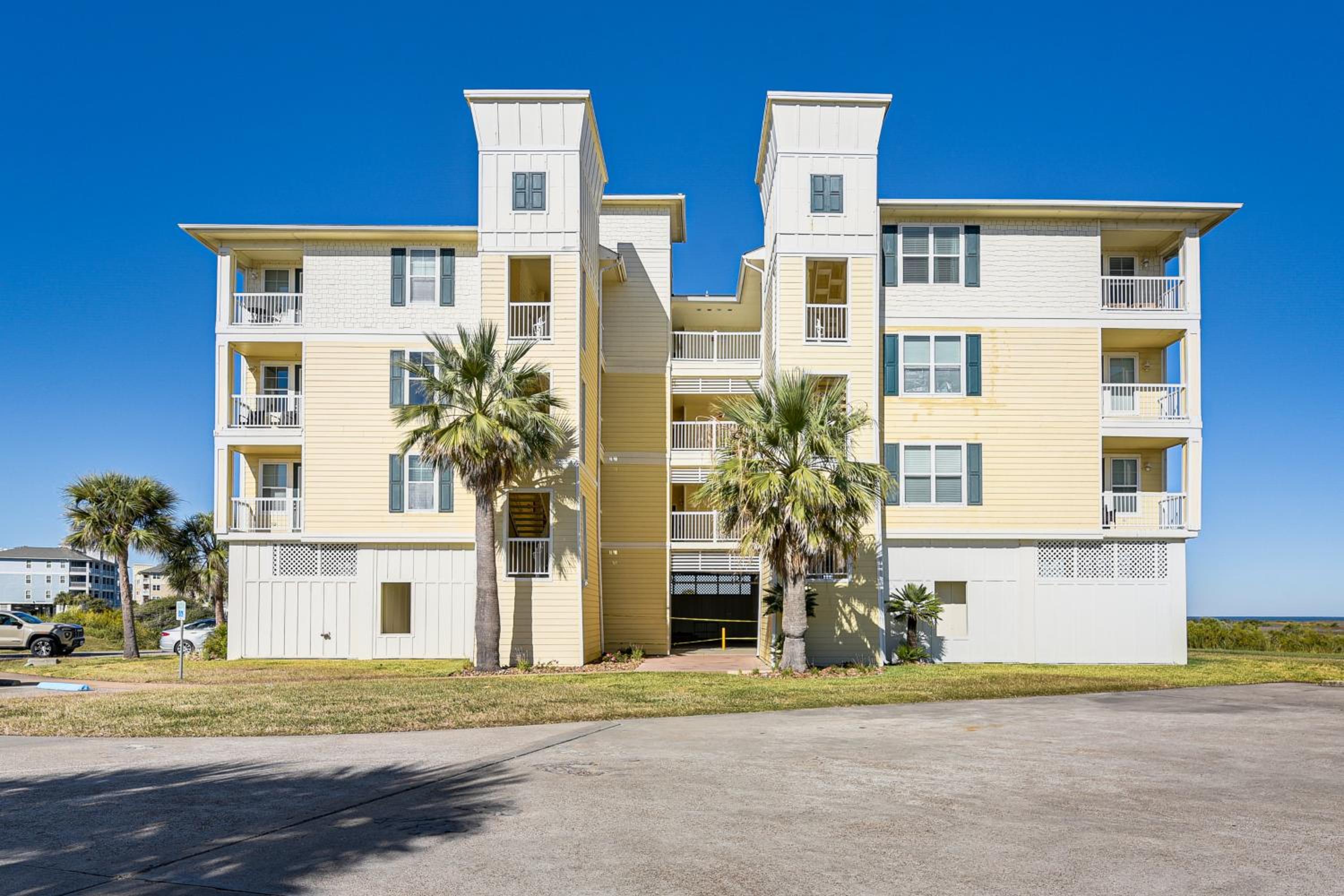 Private Beach Access Galveston Resort Condo!