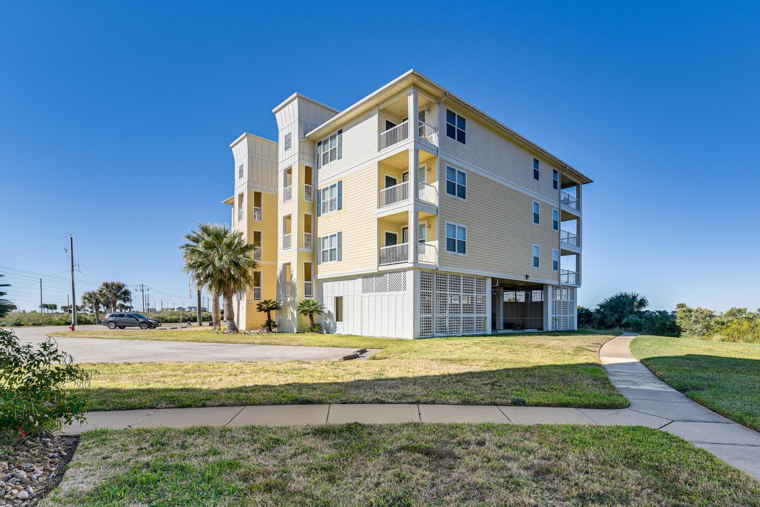 Private Beach Access Galveston Resort Condo!