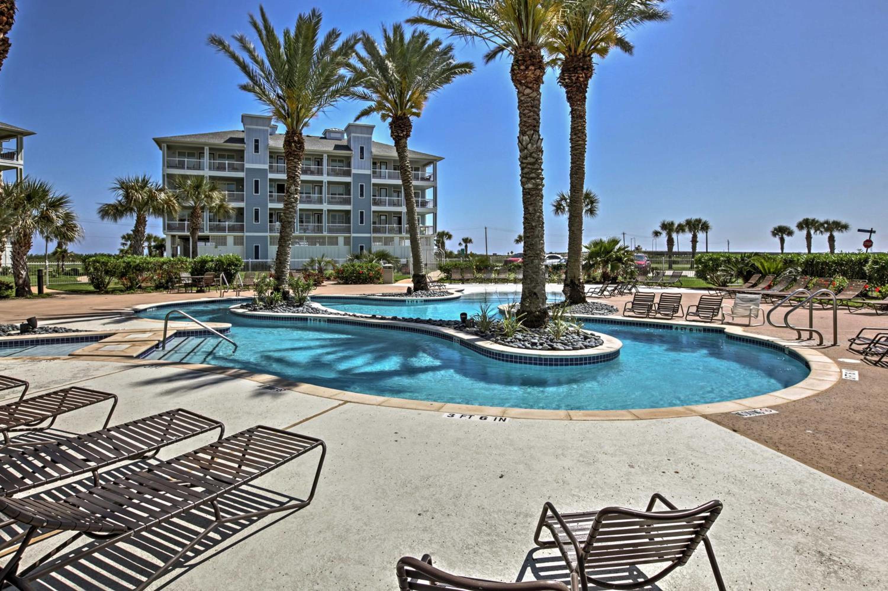 Private Beach Access Galveston Resort Condo!