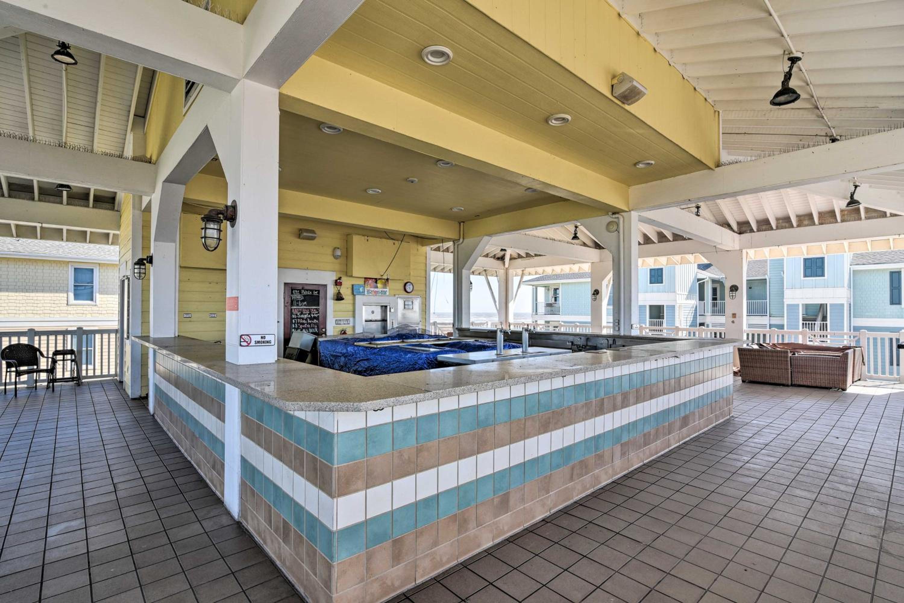 Private Beach Access Galveston Resort Condo!