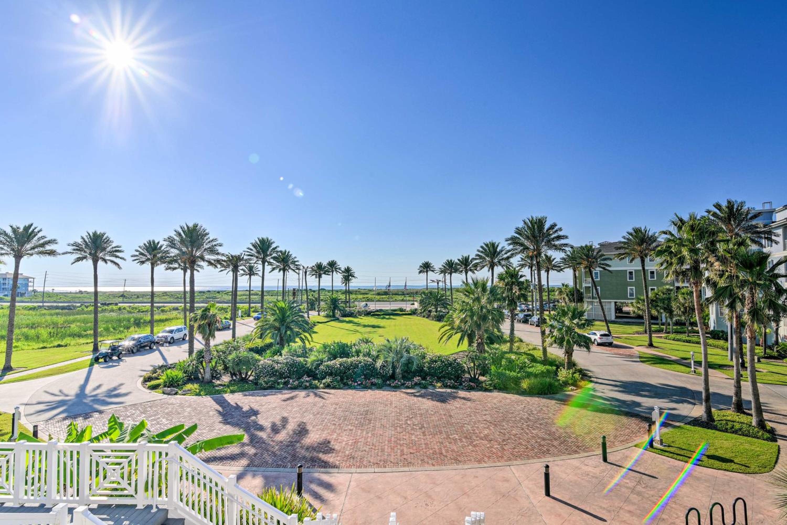 Private Beach Access Galveston Resort Condo!