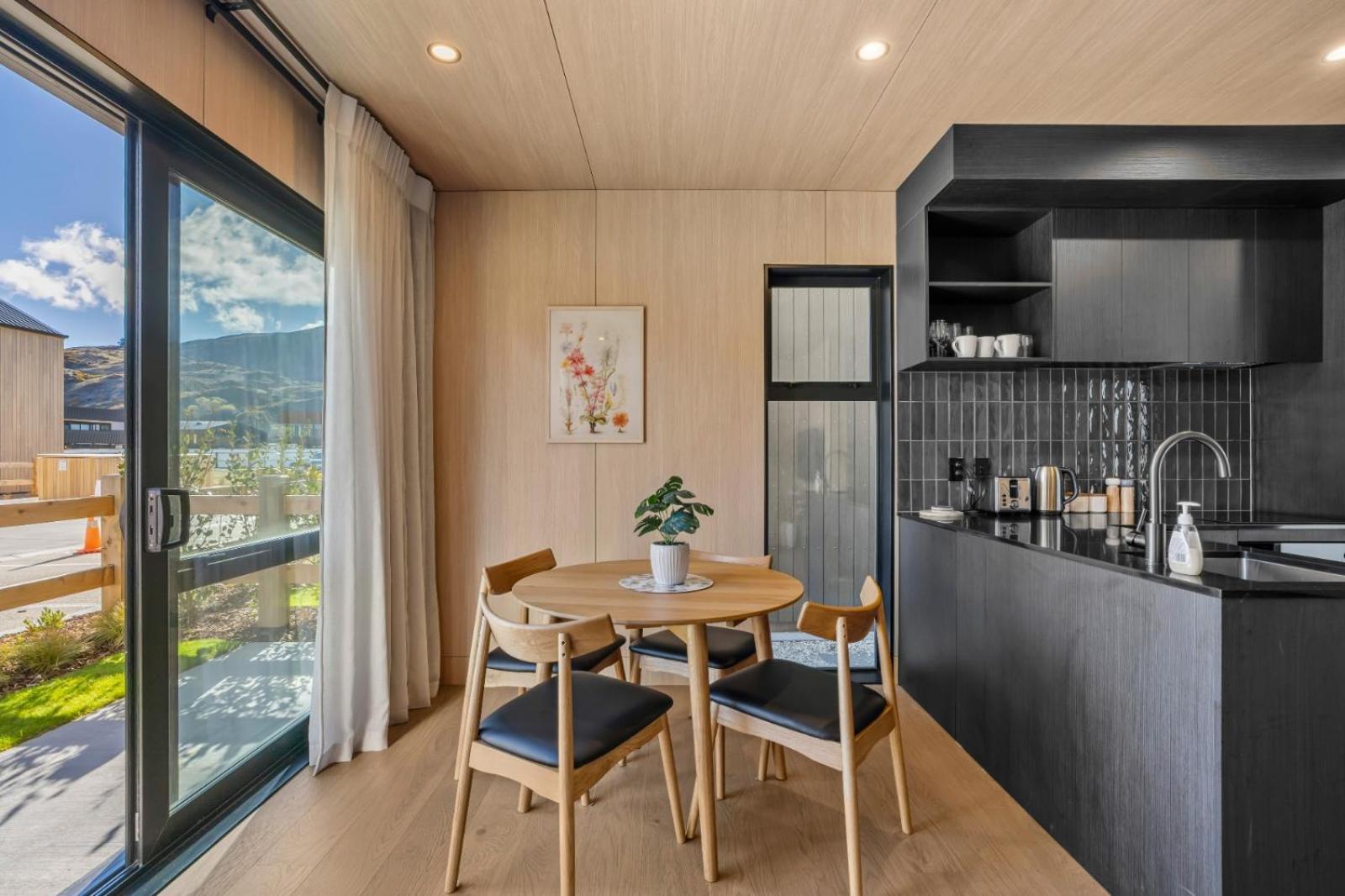 Ski Villa with carpark 29 - As Central as It Gets!