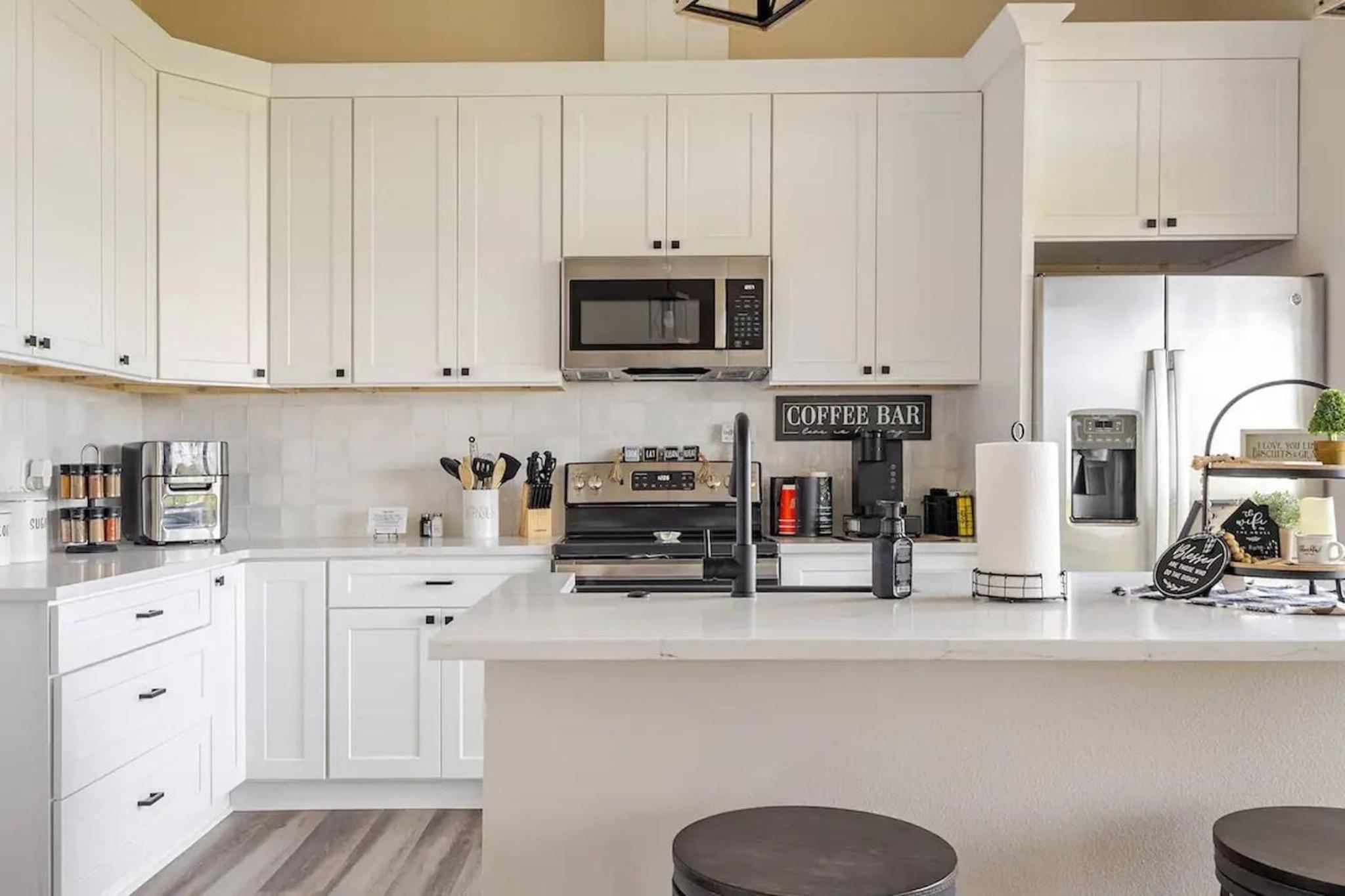 Riverside Luxury A/B, Sleeps 12!