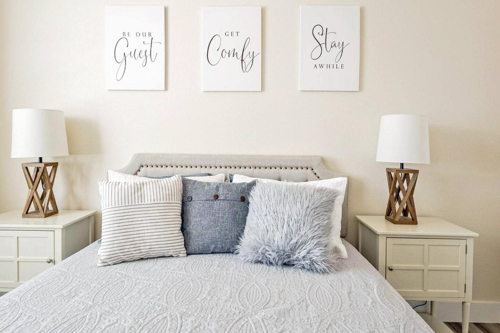 Riverside Luxury A/B, Sleeps 12!
