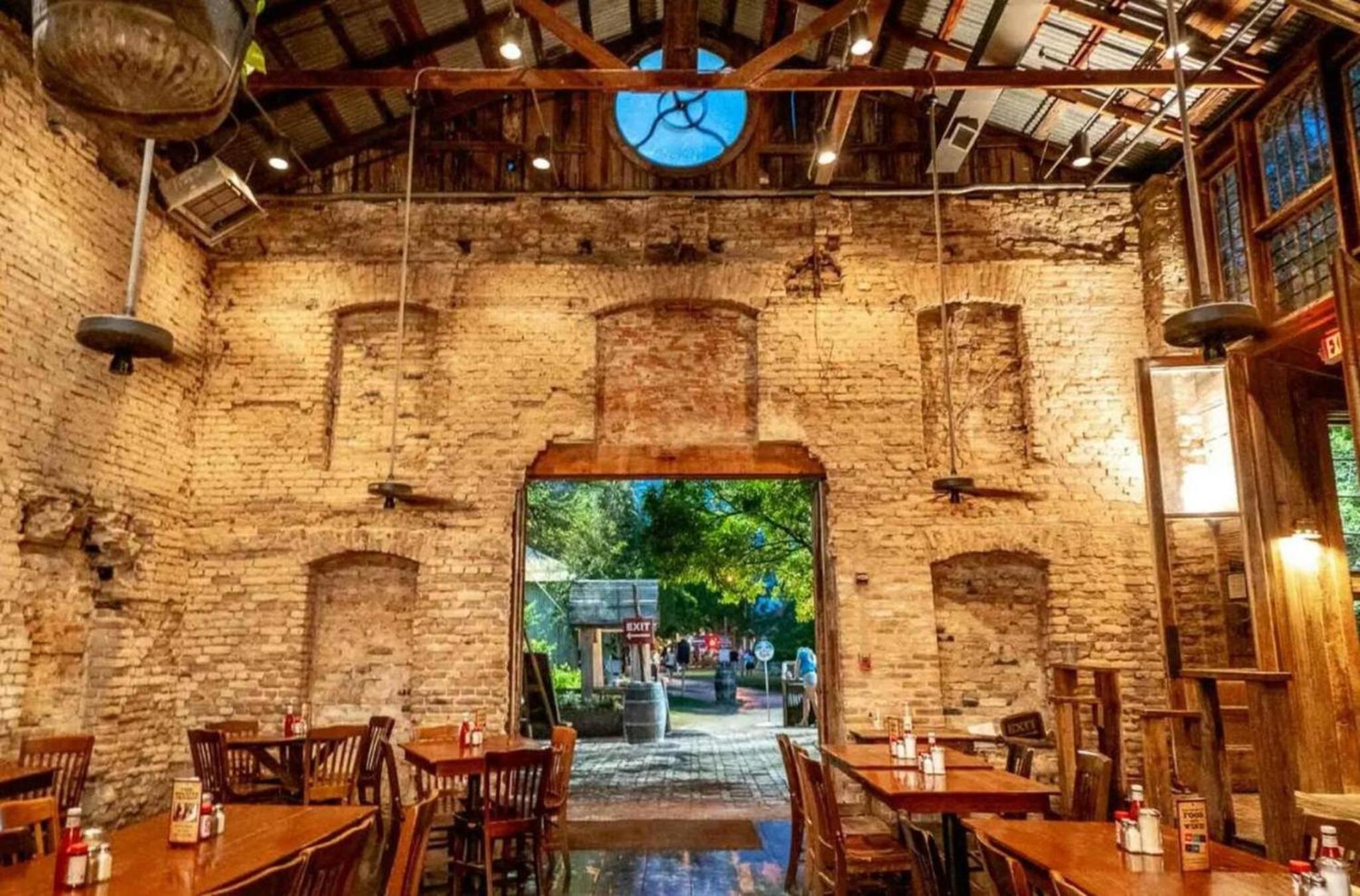 Riverside Luxury A/B, Sleeps 12!