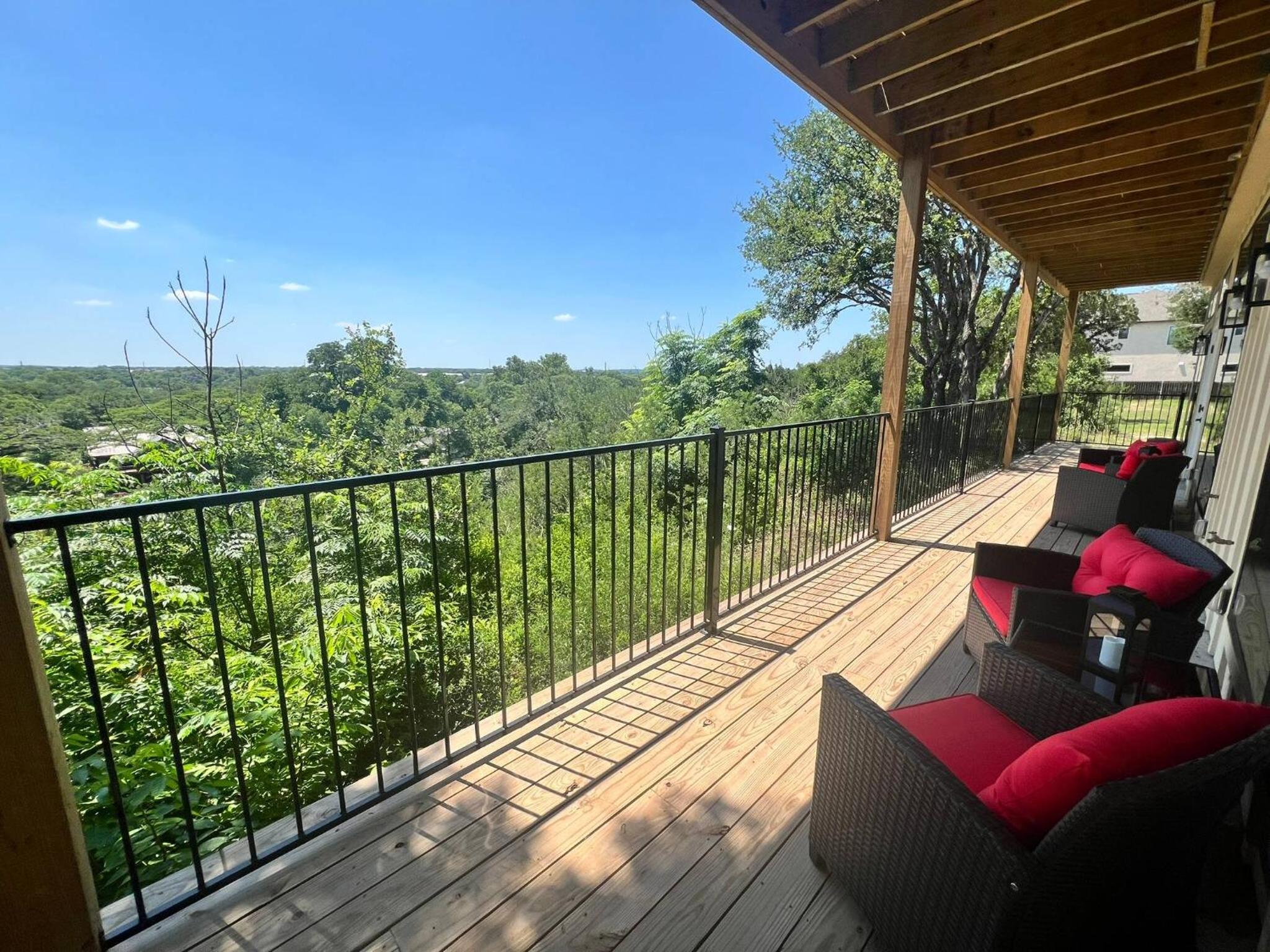 Riverside Luxury A/B, Sleeps 12!