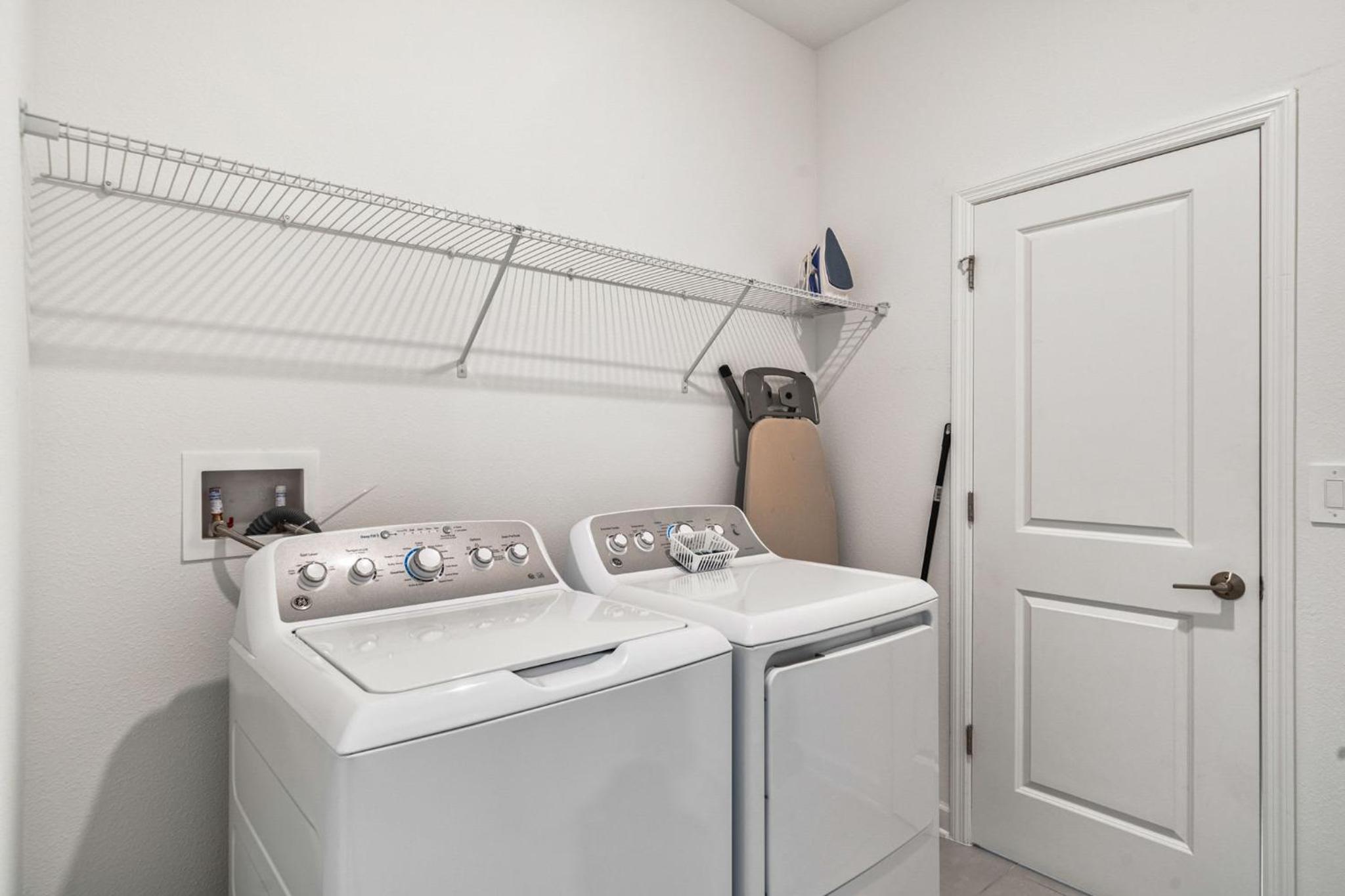 Fabulous Villa 5Bd Pool & Spa - Next to Disney 611