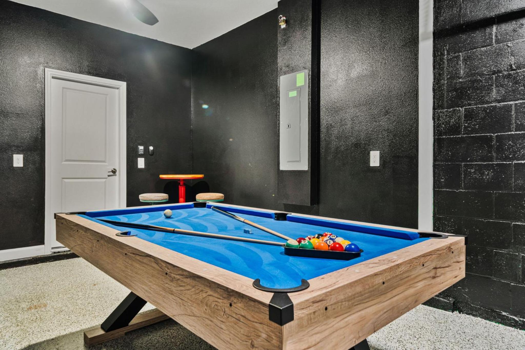 Fabulous Villa 5Bd Pool & Spa - Next to Disney 611
