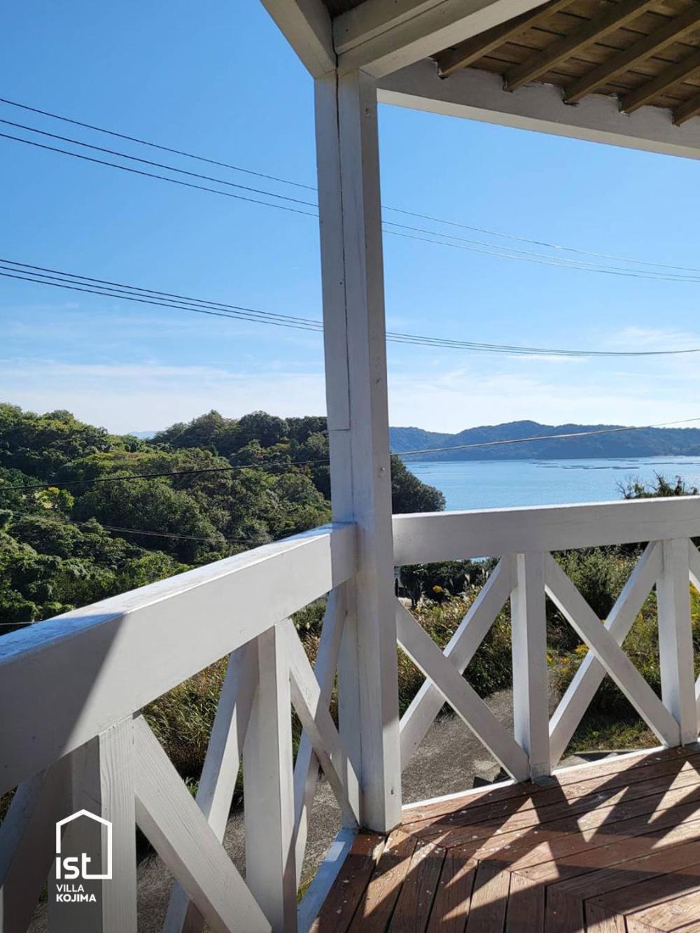 Ultra Private Off Grid Island Villa Near the Beach Mandarin Farm Setting