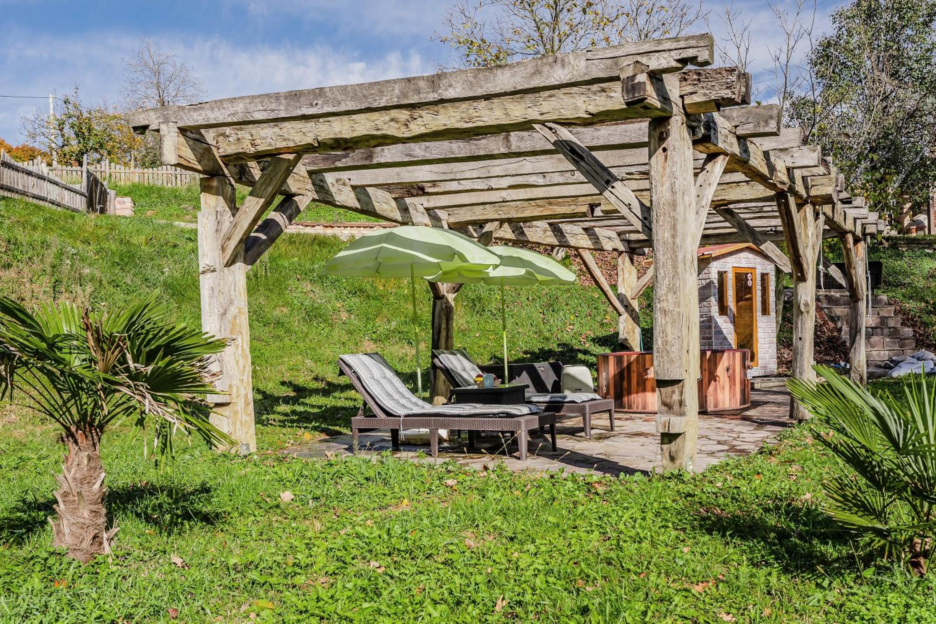 Nature Lodge With Sauna and Hot Tub - Happy Rentals