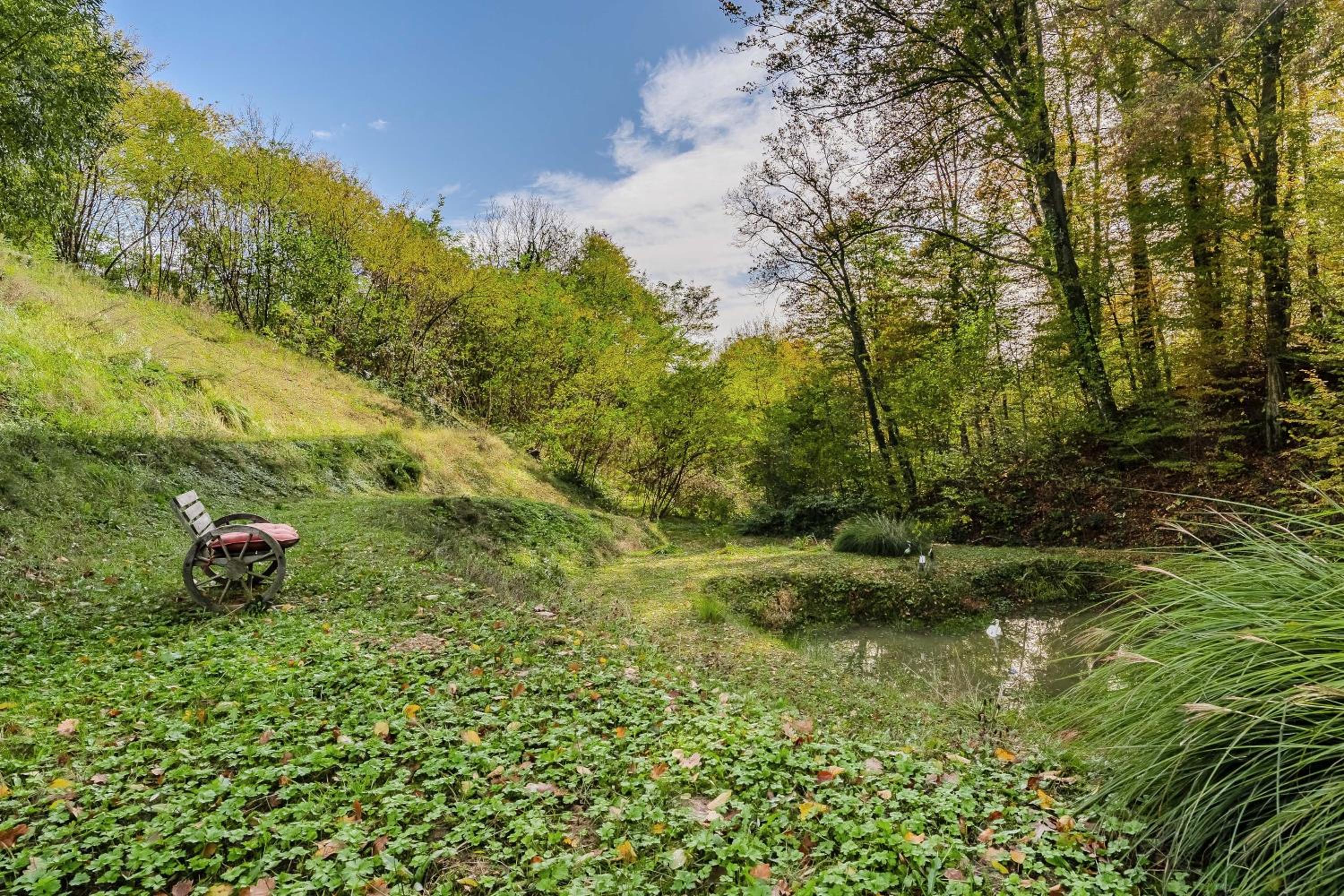 Nature Lodge With Sauna and Hot Tub - Happy Rentals