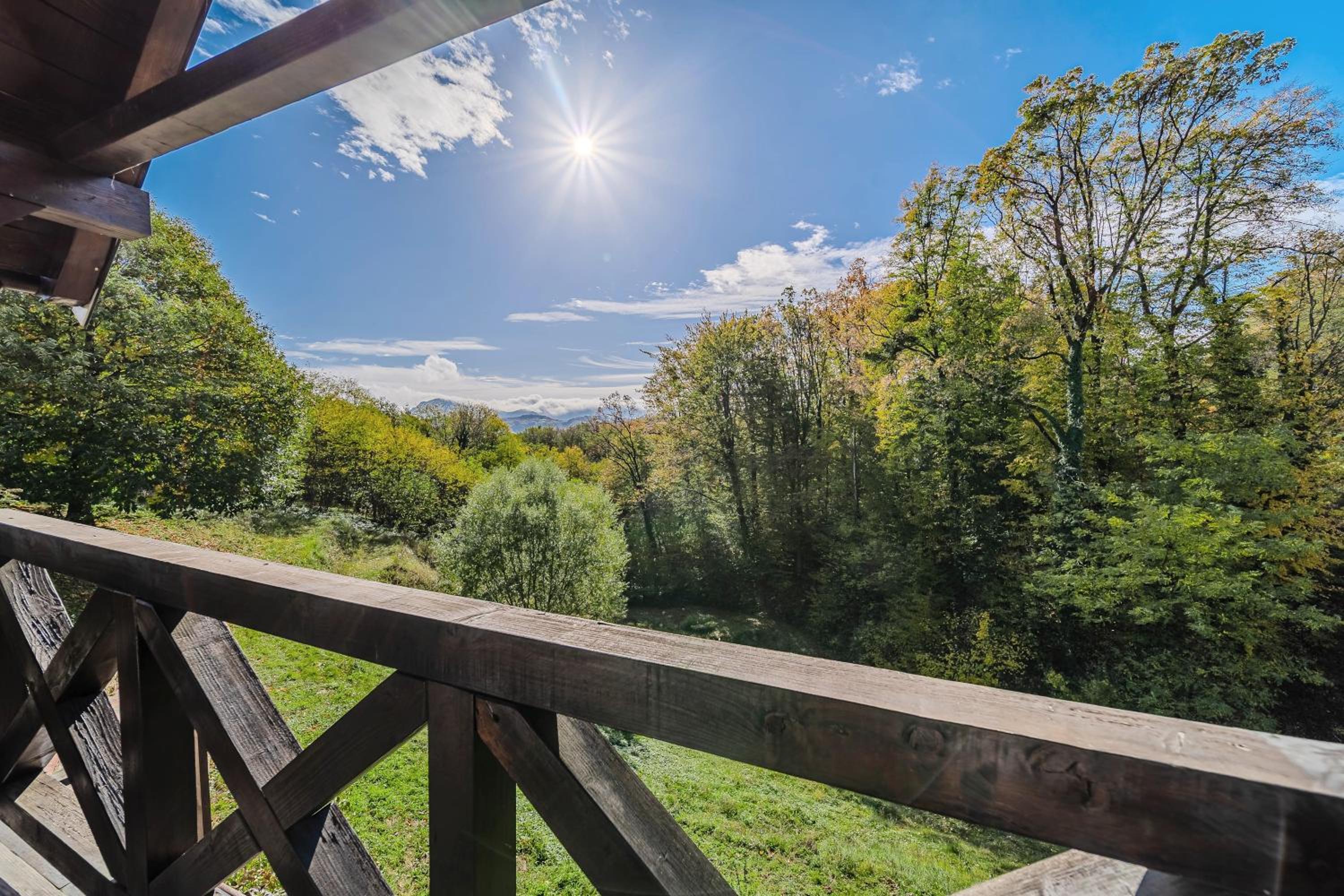 Nature Lodge With Sauna and Hot Tub - Happy Rentals