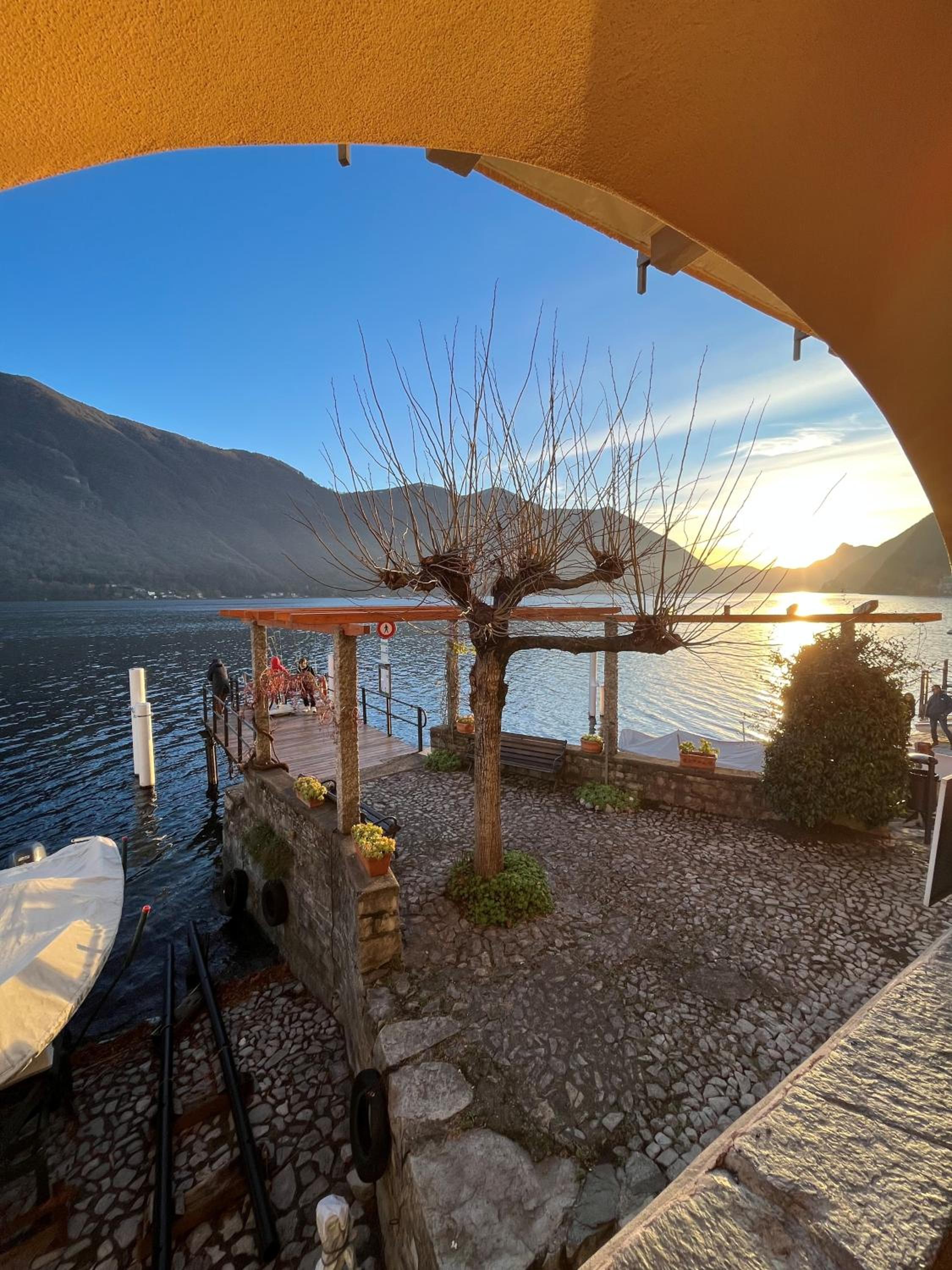 Ortensia Lake View Studio