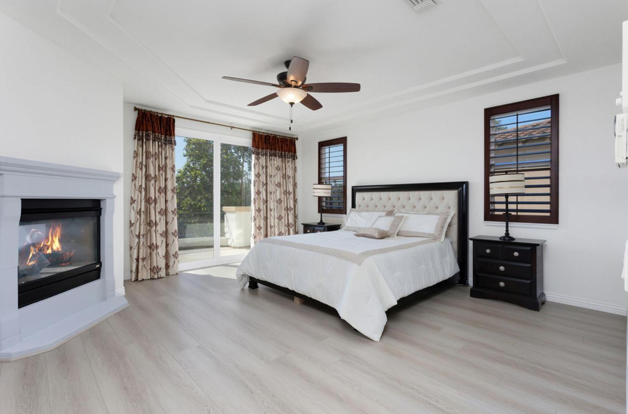 Spacious Luxury home in Gated Community with Resort Pool & Scenic Views