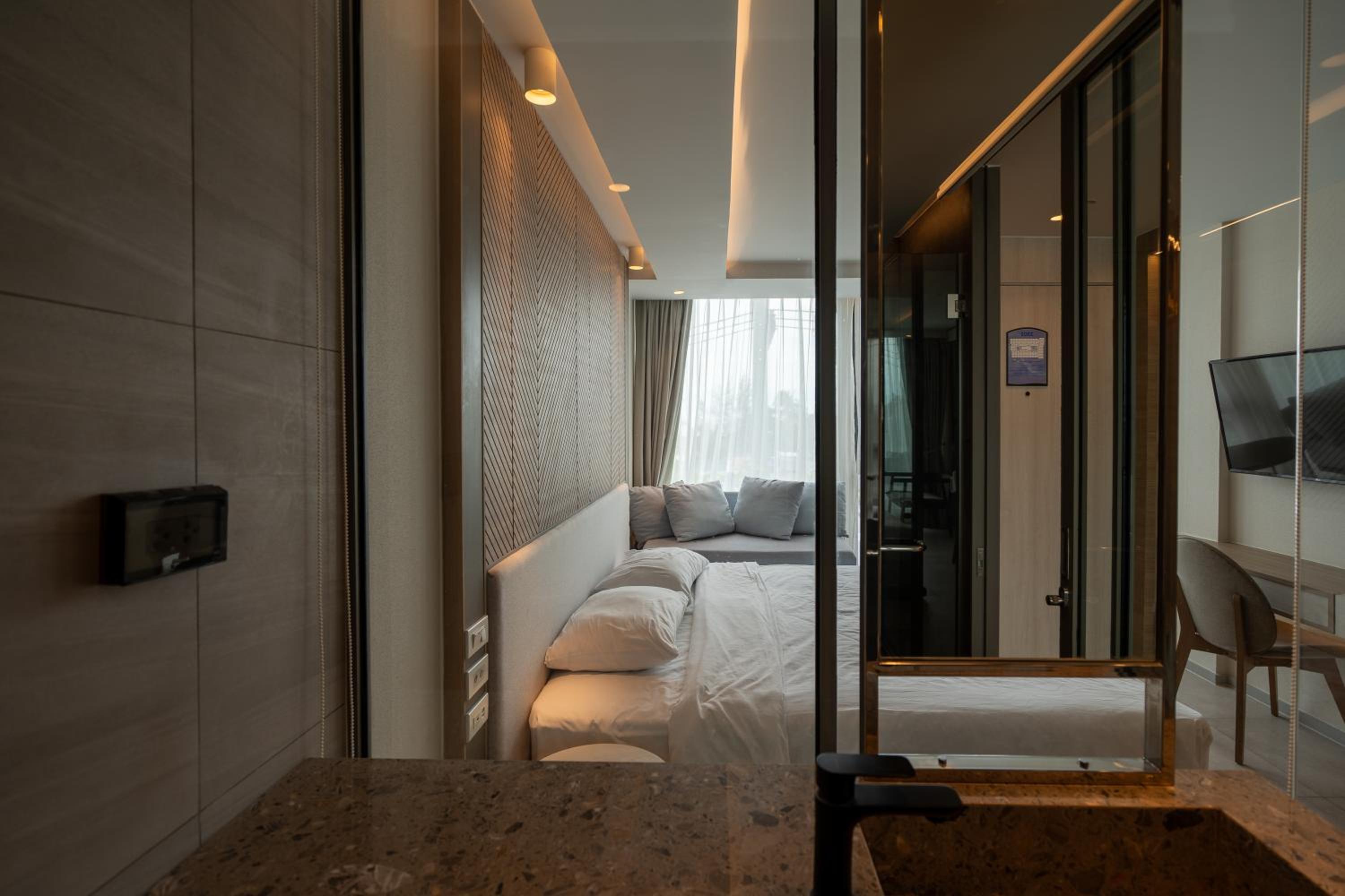 Bluphere Residence by Prop Hopper
