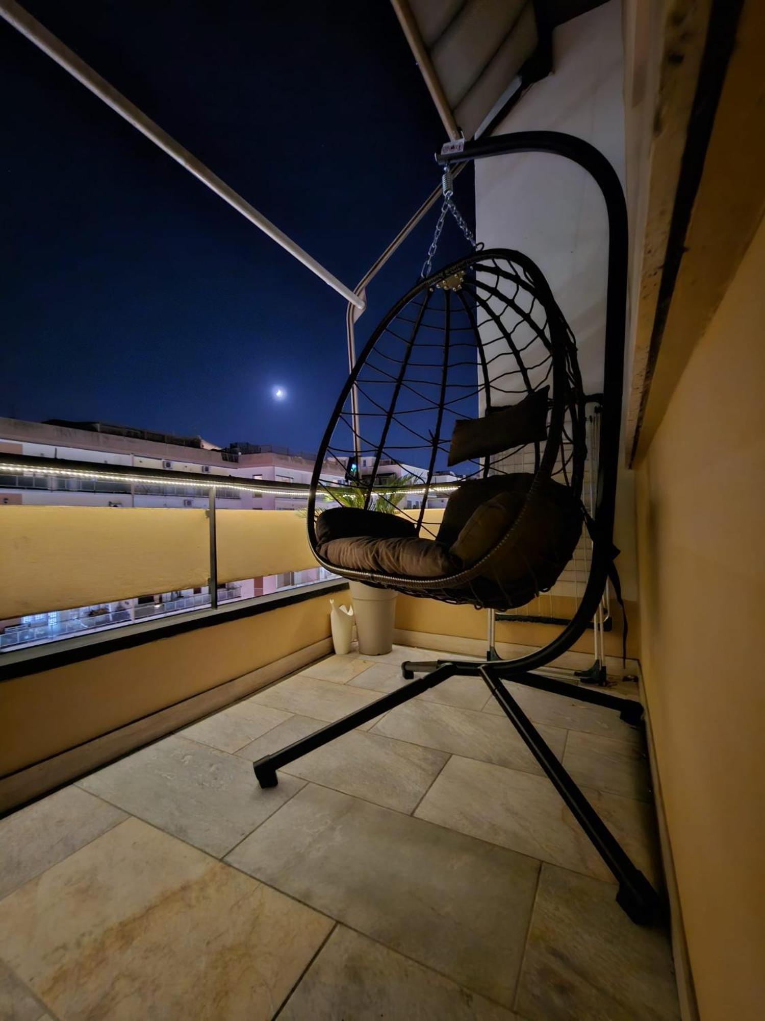 Upper San Pietro elegant flat on metro A with a view