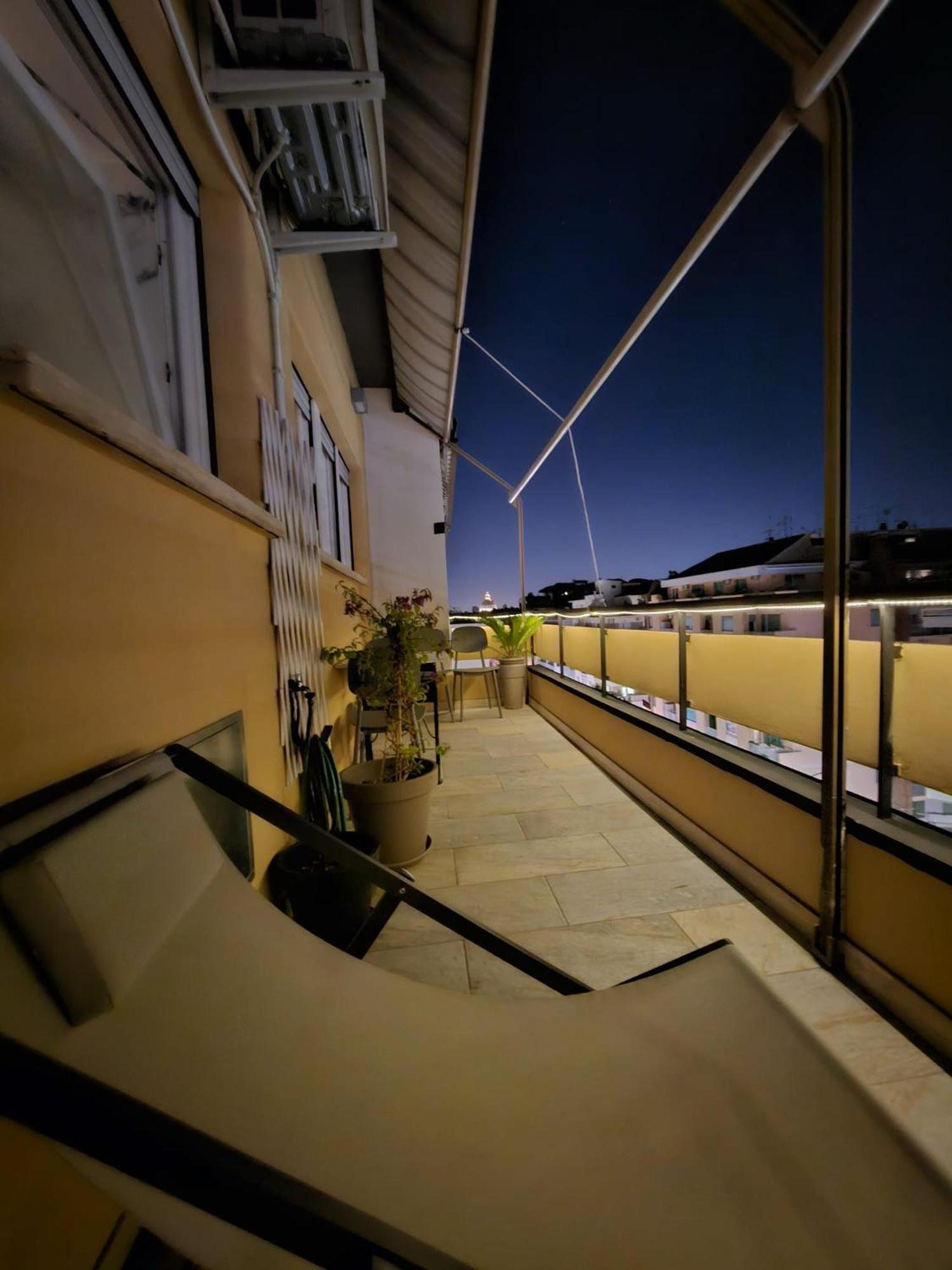 Upper San Pietro elegant flat on metro A with a view