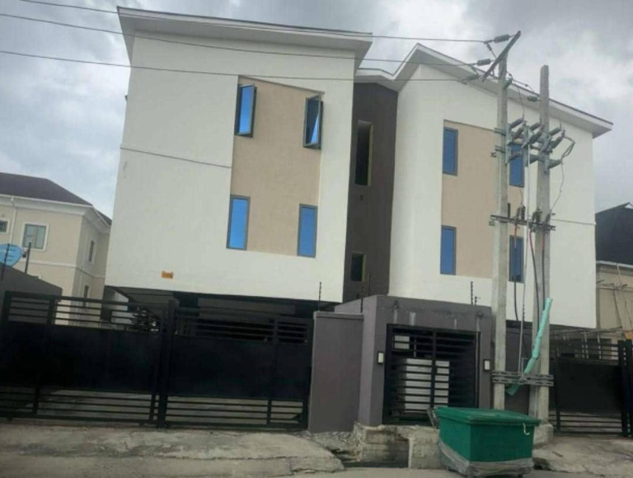 Luxury 2 bedroom flat apartment heart of Lekki