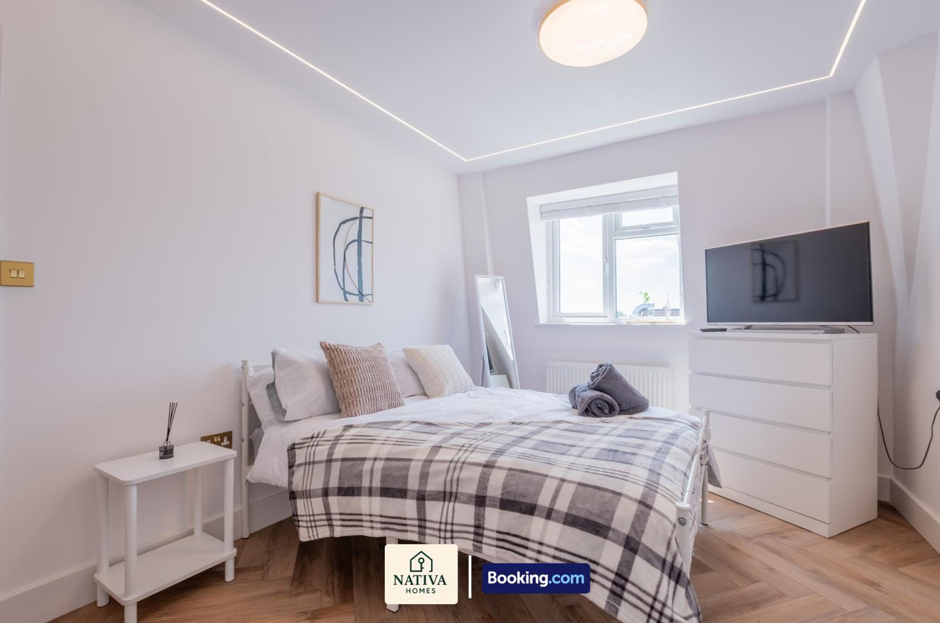 Modern 3BR Apartment By Nativa Homes Short Lets & Serviced Accommodation Harrow With Free WiFi & Parking, Family Comfort & Style