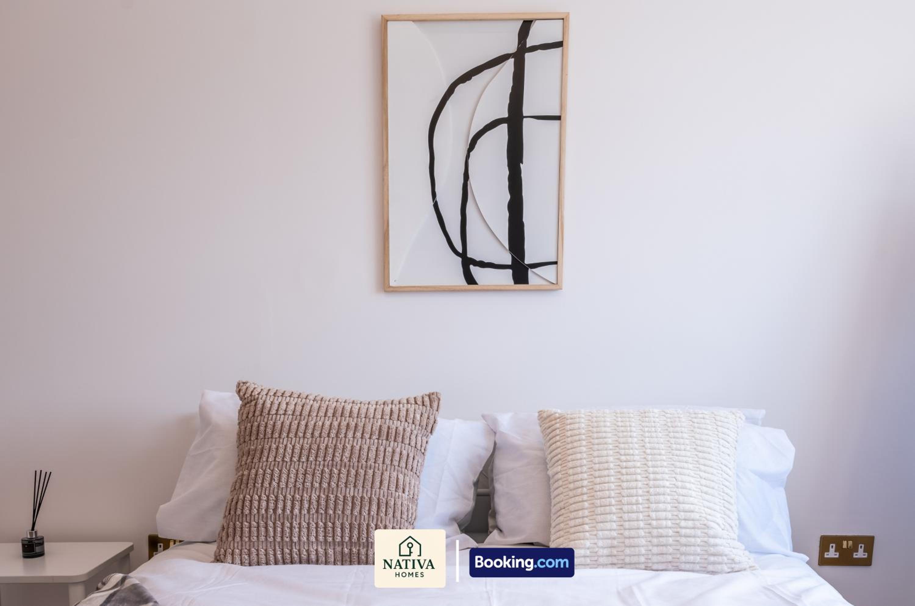 Modern 3BR Apartment By Nativa Homes Short Lets & Serviced Accommodation Harrow With Free WiFi & Parking, Family Comfort & Style