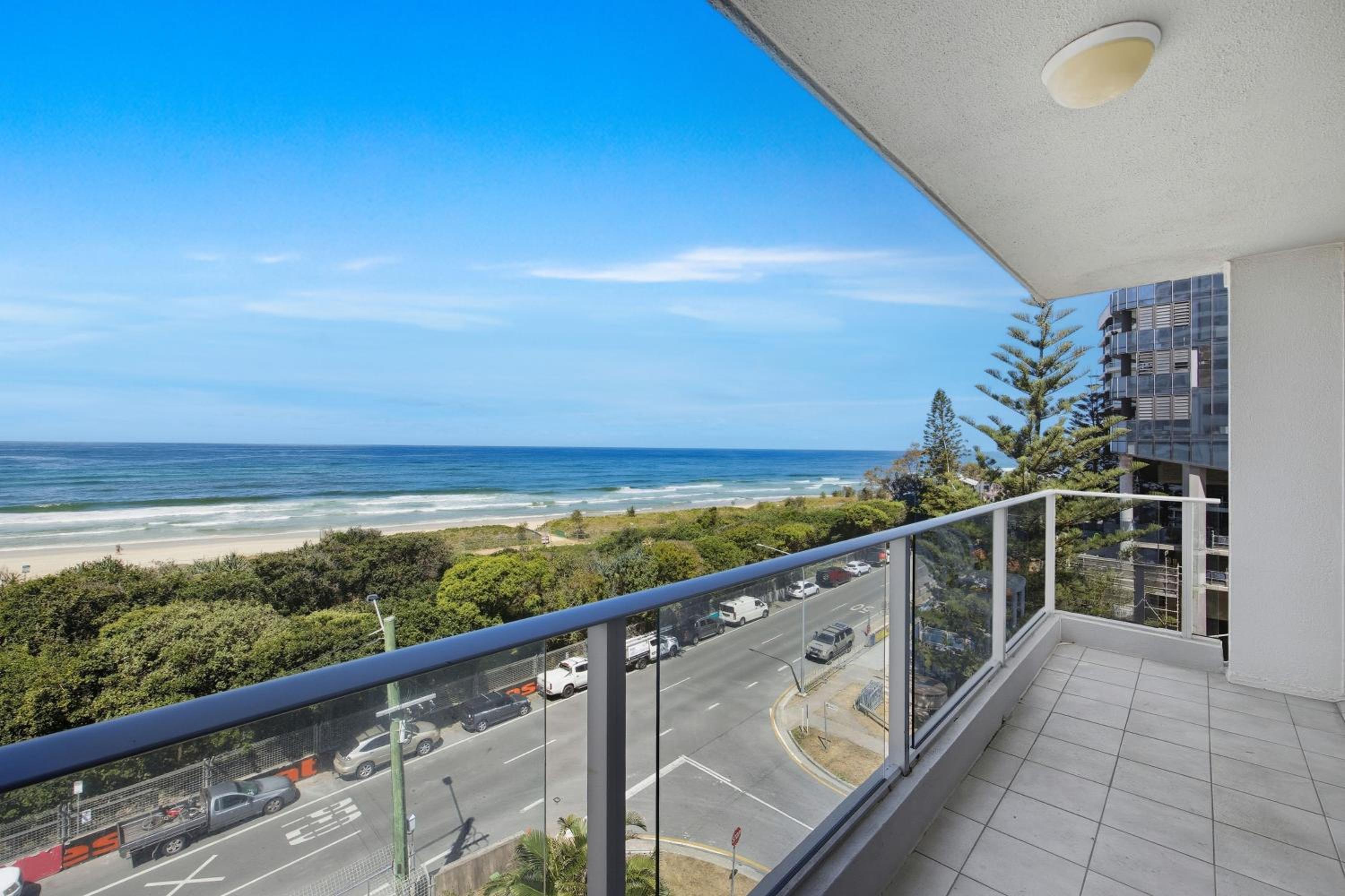 Oceanfront Serenity At Main Beach