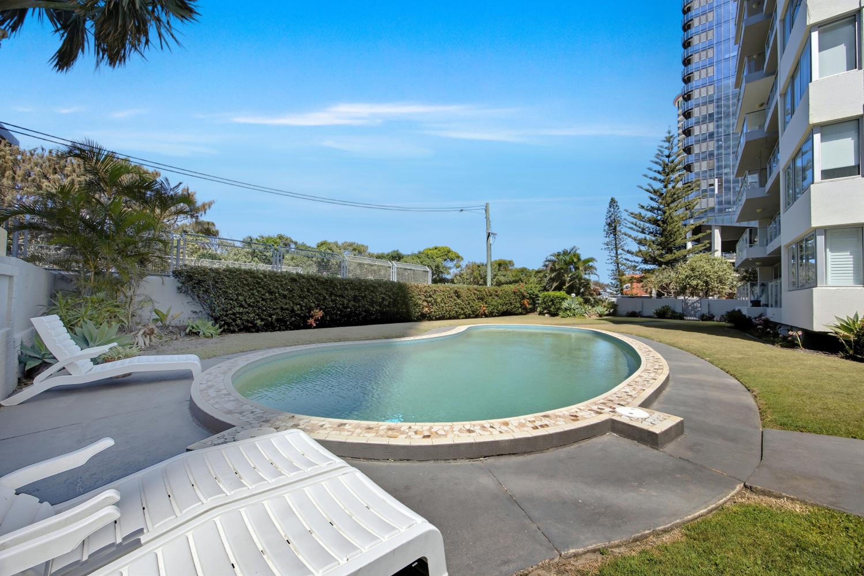 Oceanfront Serenity At Main Beach