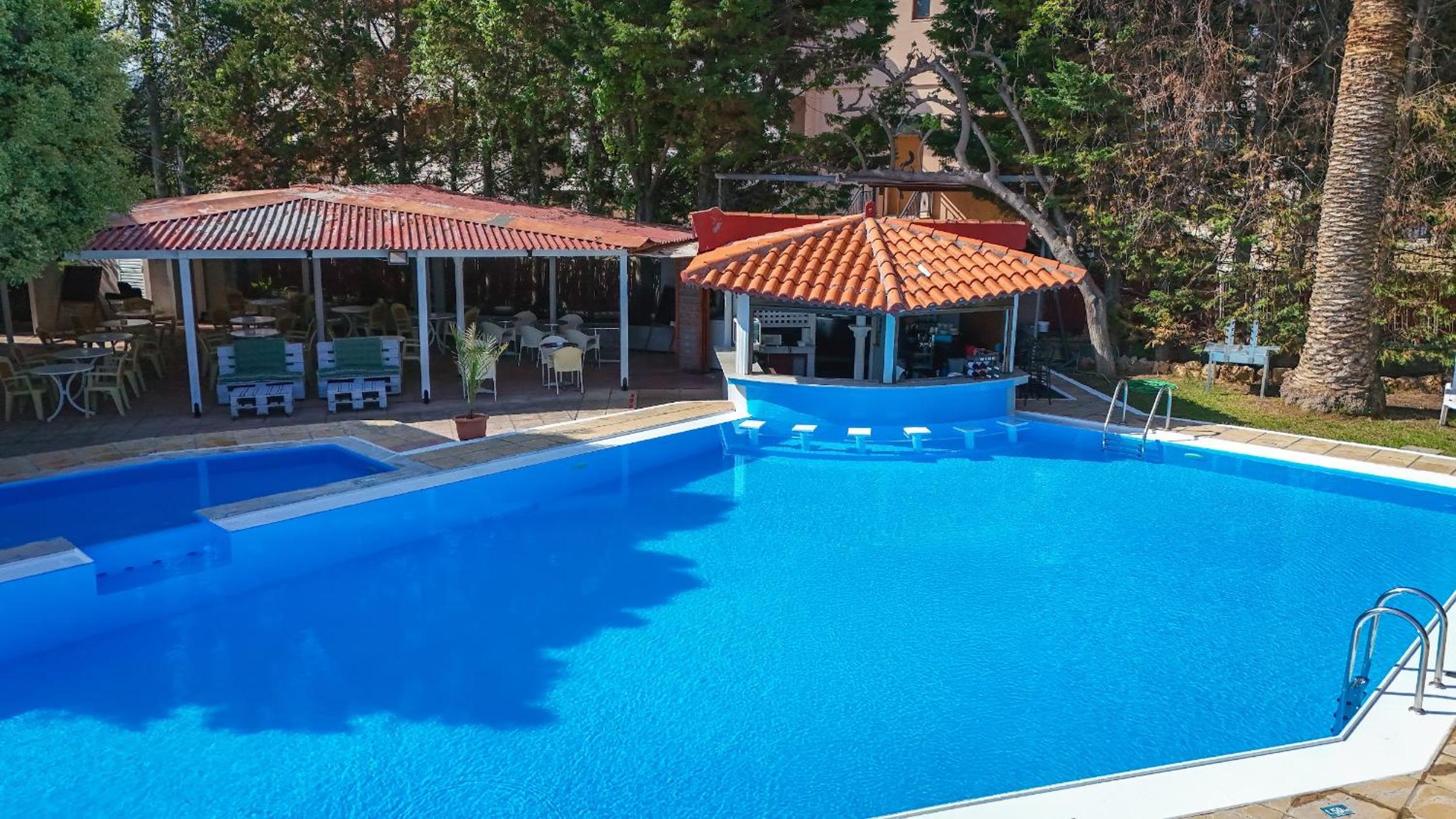 Mariliza's Spacious Maisonette Close to Beaches