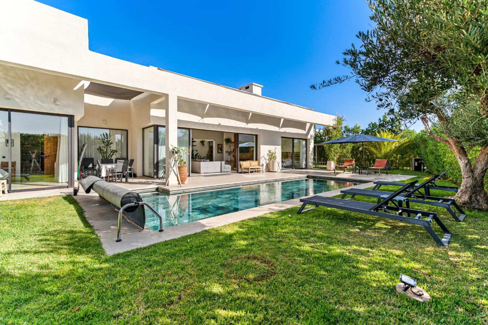 Dreamy Marrakech Oasis with Private Staff & Pool