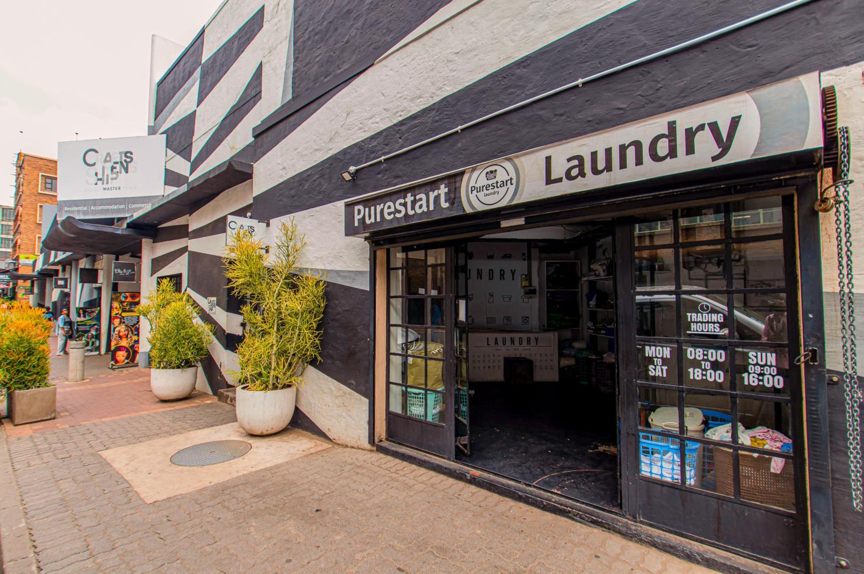 Craftmanship Black Diamond Apartment with Wi-fi and parking, Maboneng