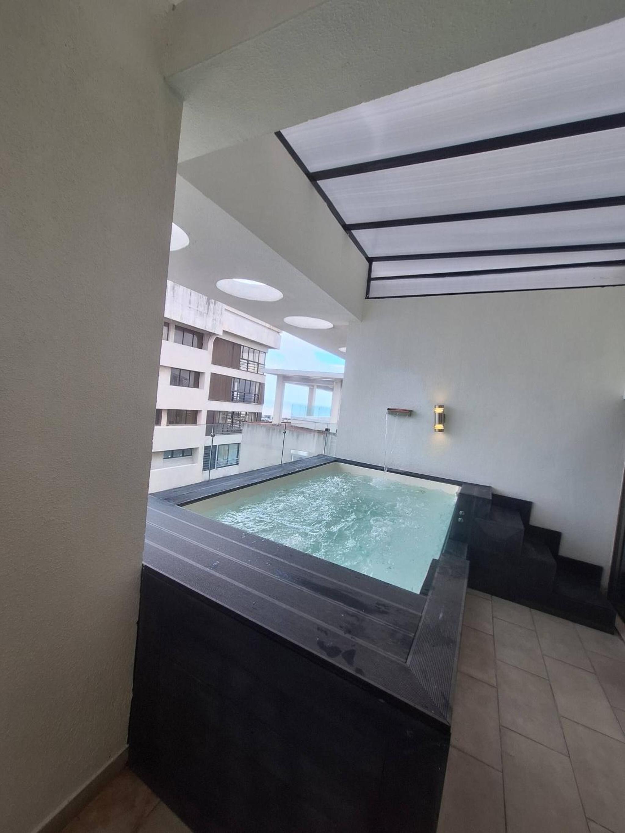 Miraculus Penthouse With Private Jacuzzi