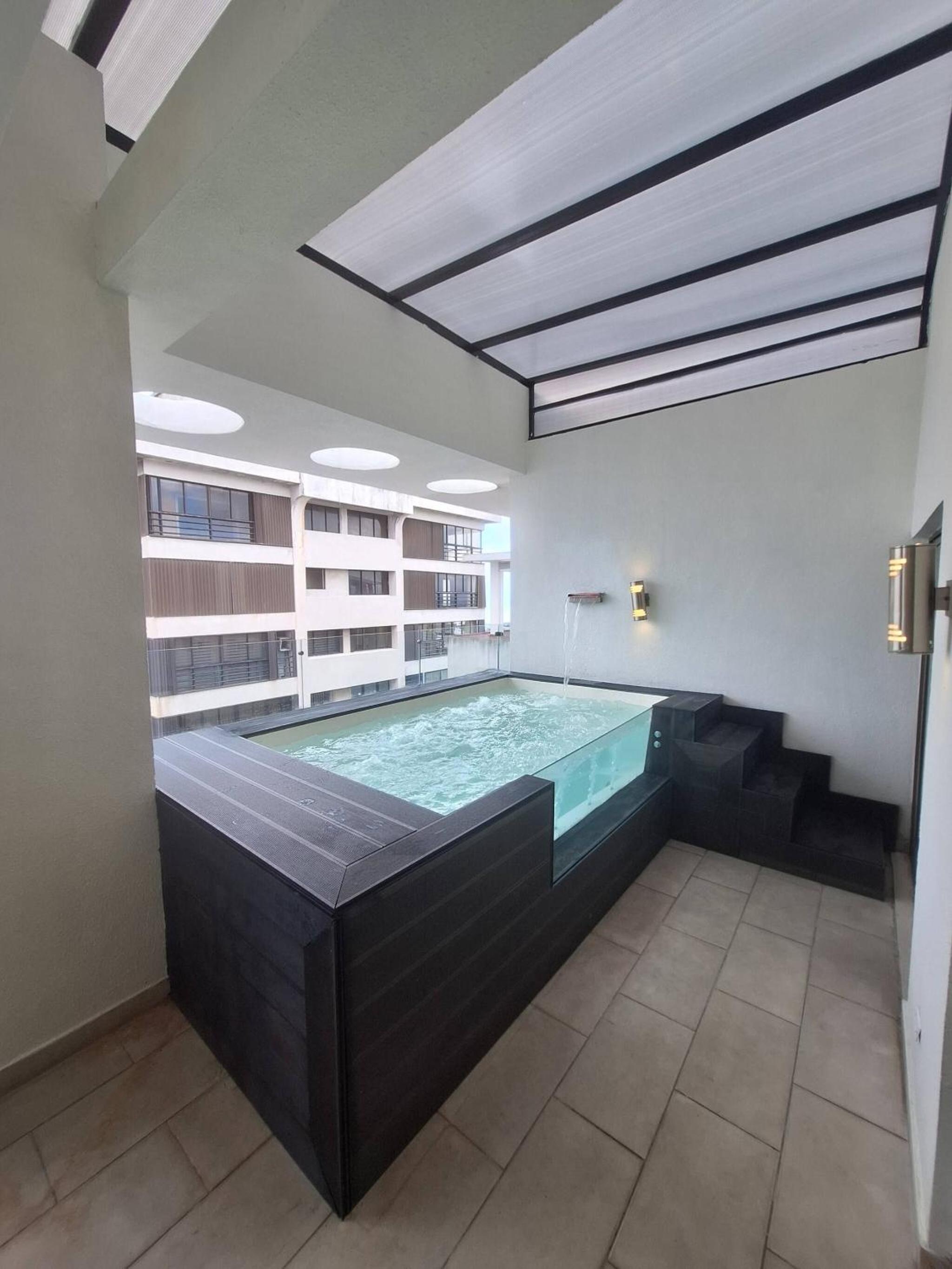 Miraculus Penthouse With Private Jacuzzi