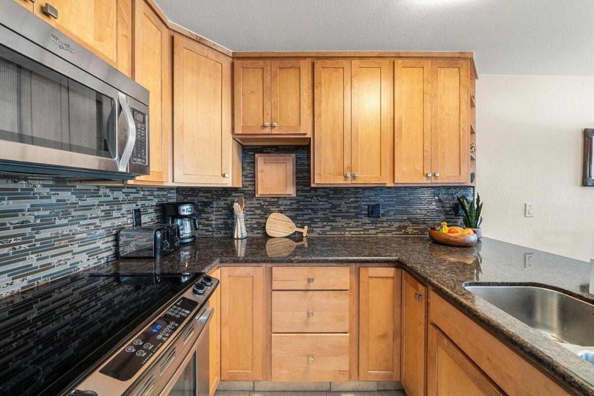 Hale Kamaole 171 · HAK 171 Ground Floor Condo Near Beach w AC