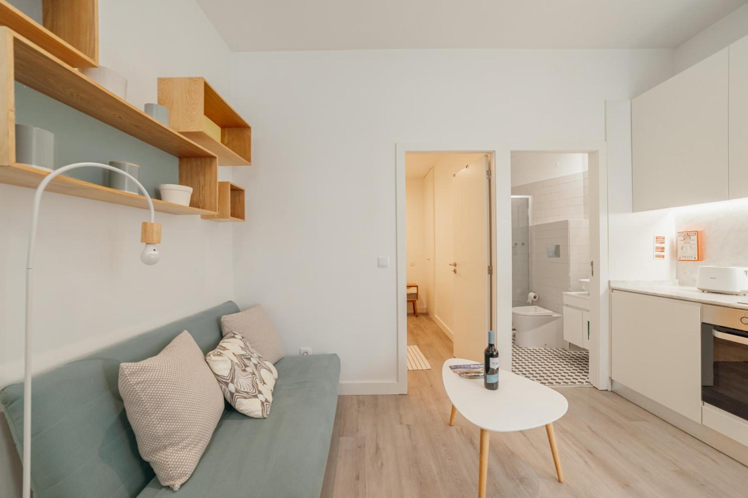 Downtown Cosy Apartment by Vacationy