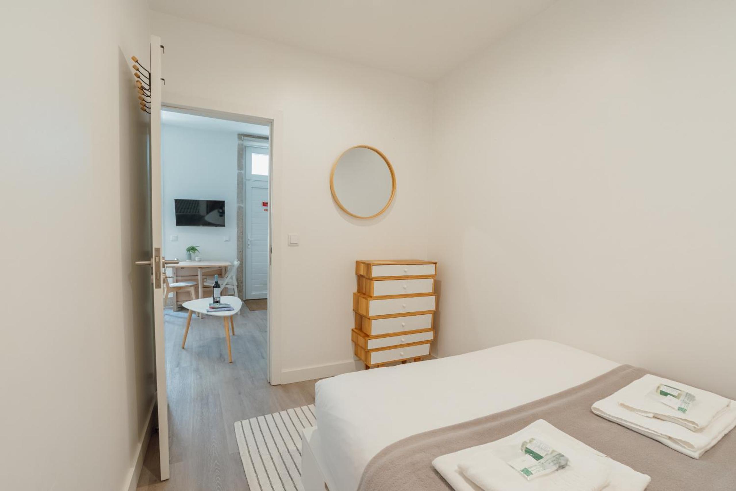 Downtown Cosy Apartment by Vacationy