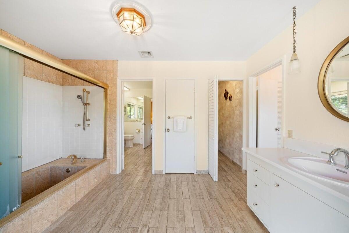 Hale Kalapu · Large Home 180° Ocean Views Walk2Beach Hale Kalapu
