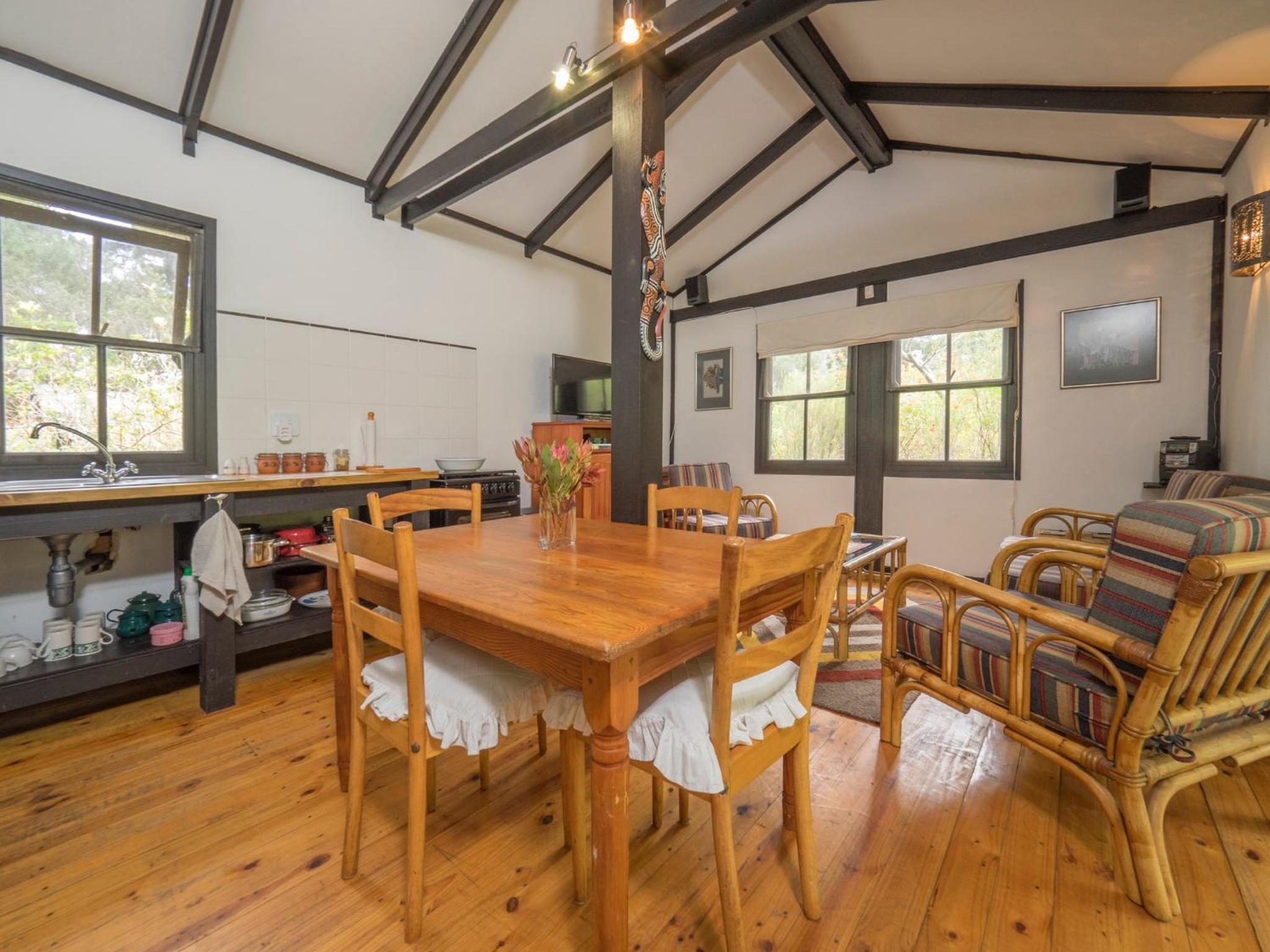 Eagles' Call Cottages and Tent view 3