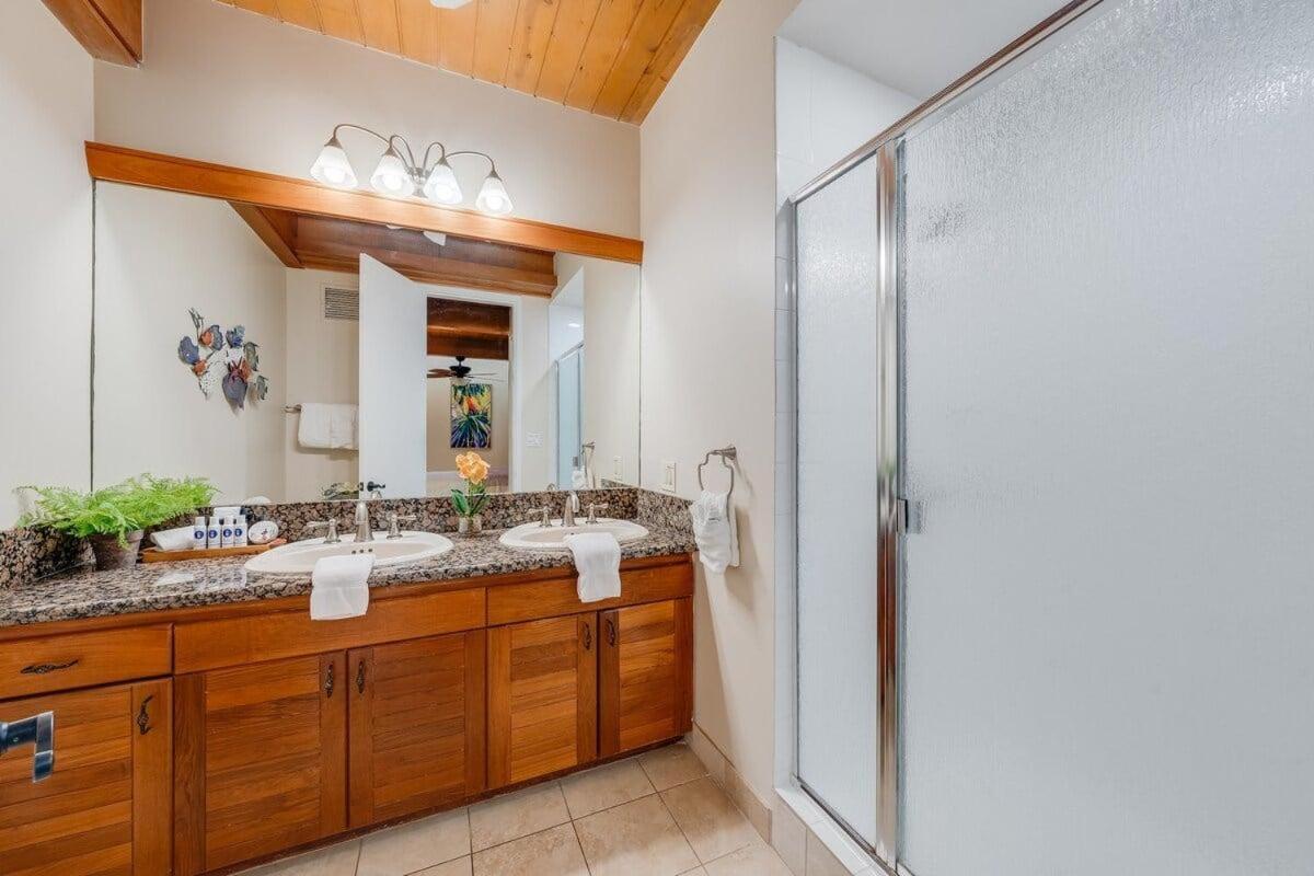 Kahana Outrigger 3A2 · KHO 3A2 Updated OceanFront 3BD wPool AC O